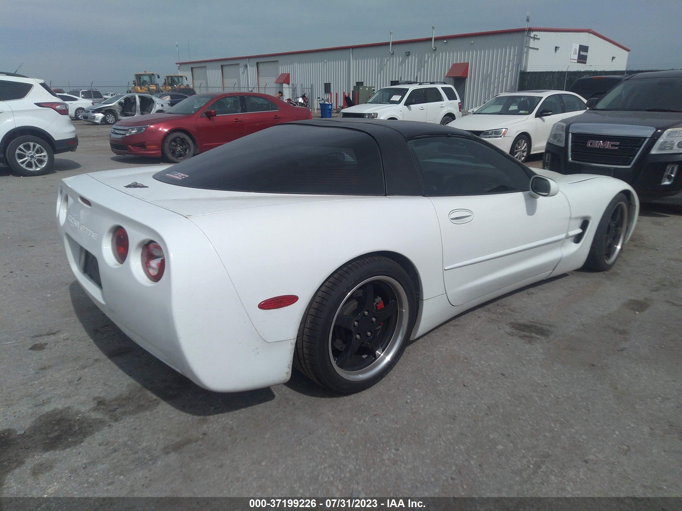 Photo 3 VIN: 1G1YY22GX45126417 - CHEVROLET CORVETTE 