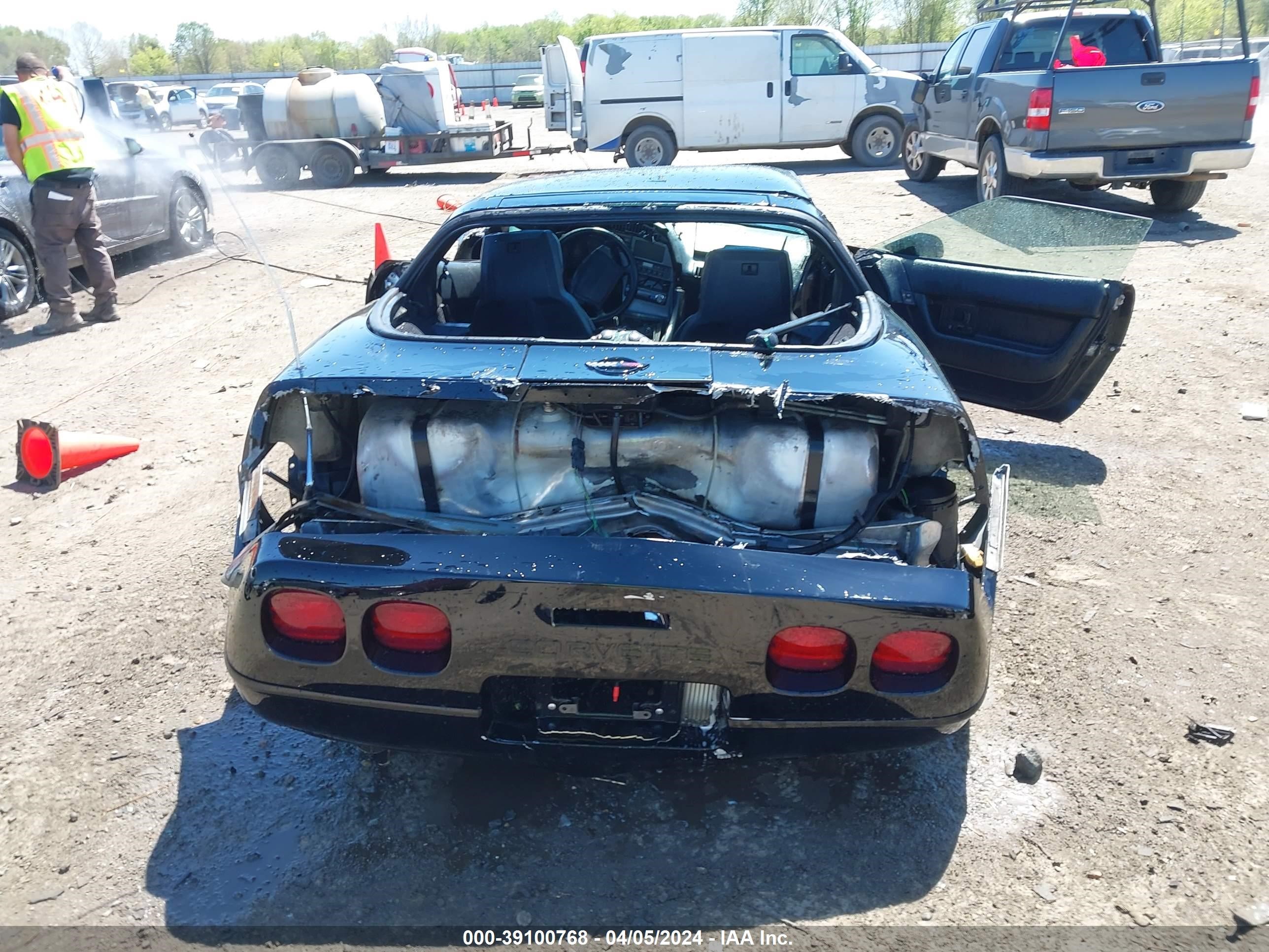 Photo 14 VIN: 1G1YY2385M5108608 - CHEVROLET CORVETTE 