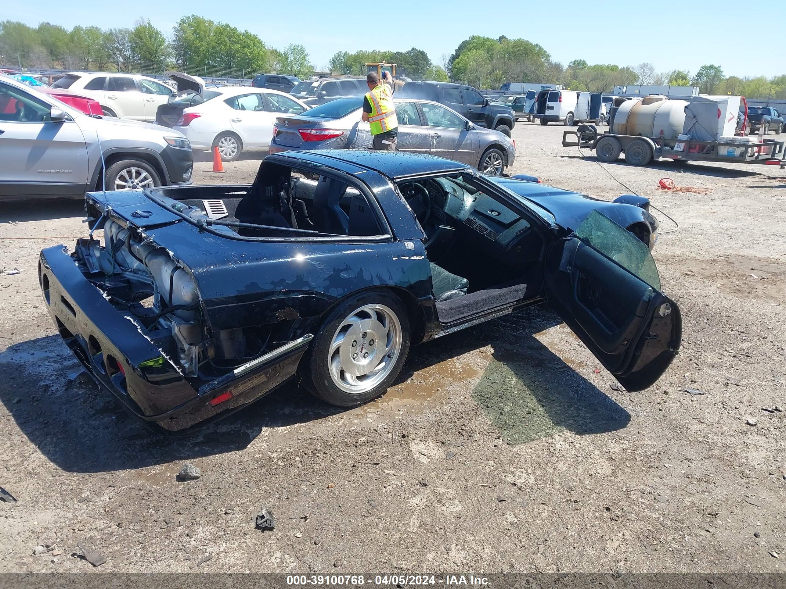 Photo 3 VIN: 1G1YY2385M5108608 - CHEVROLET CORVETTE 