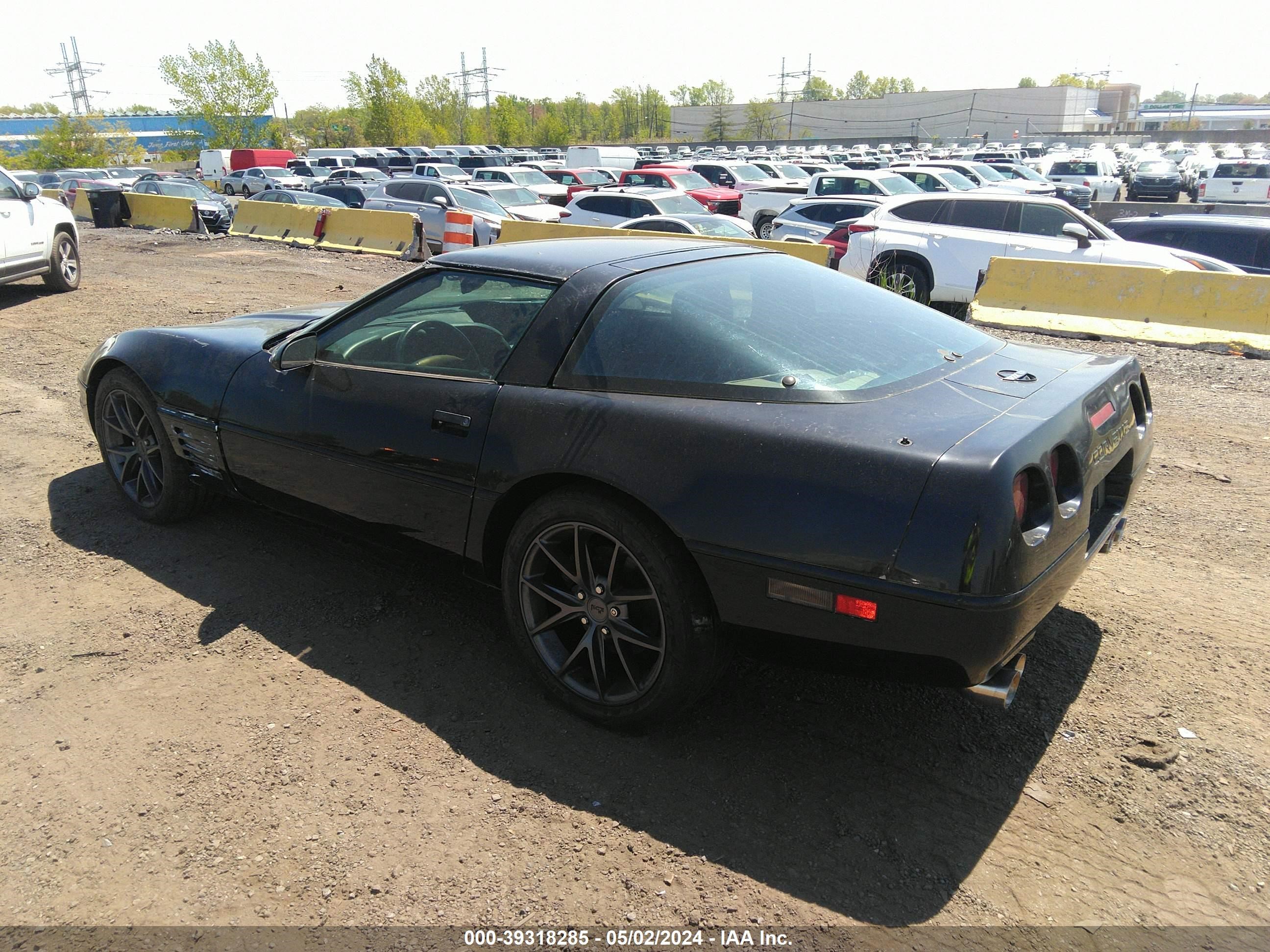 Photo 2 VIN: 1G1YY23P4N5105224 - CHEVROLET CORVETTE 