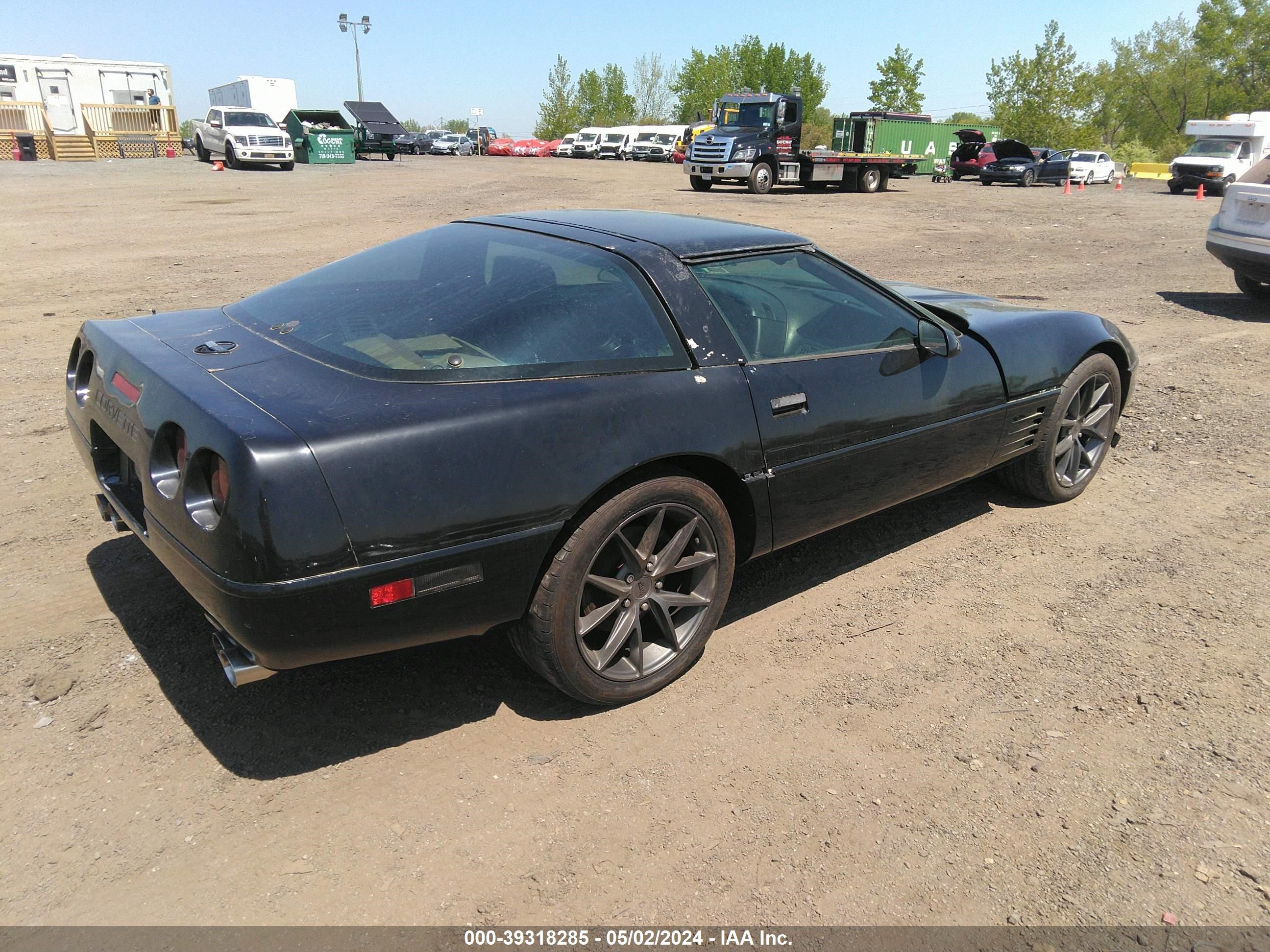 Photo 3 VIN: 1G1YY23P4N5105224 - CHEVROLET CORVETTE 