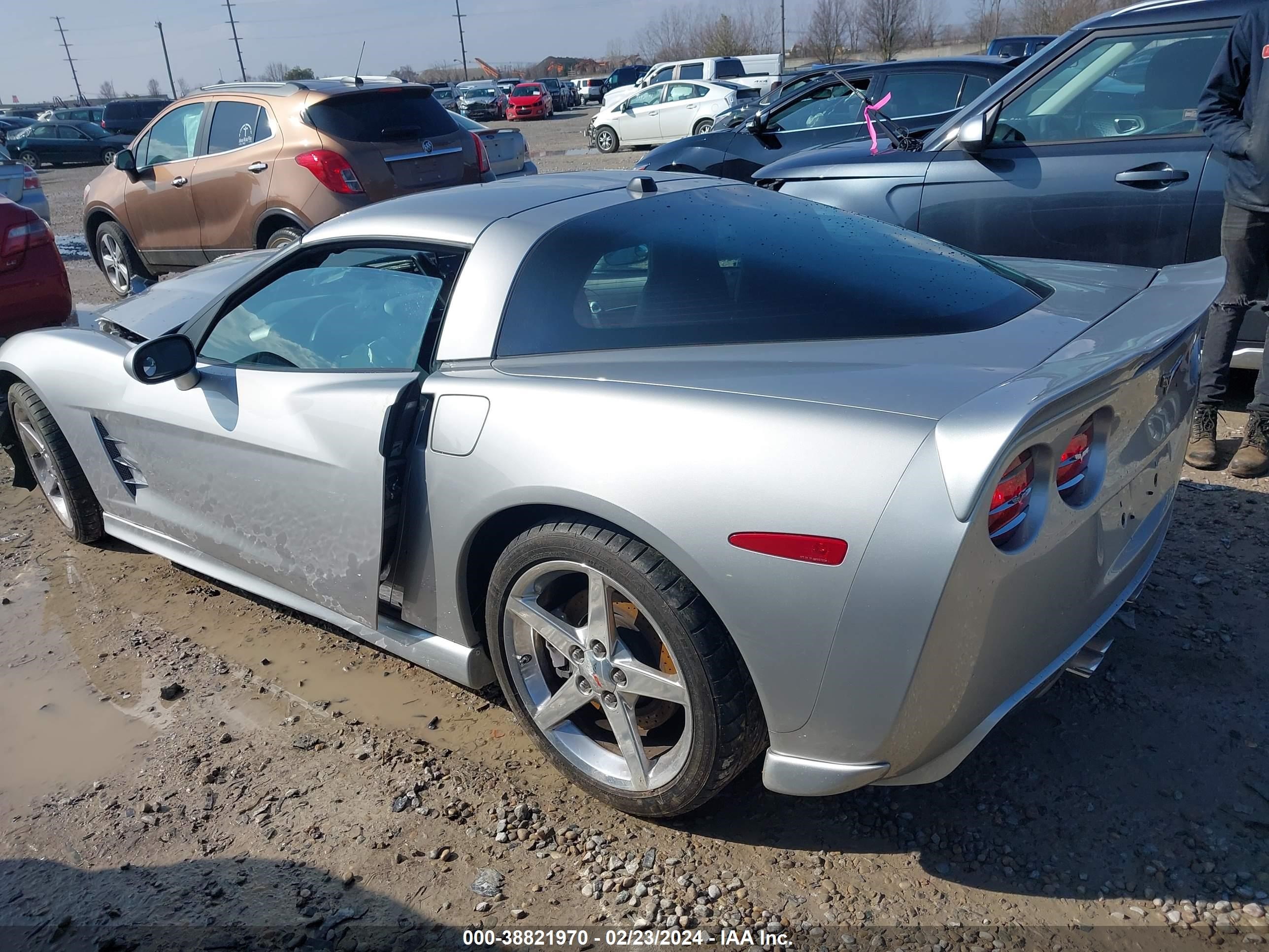 Photo 2 VIN: 1G1YY24U555113949 - CHEVROLET CORVETTE 