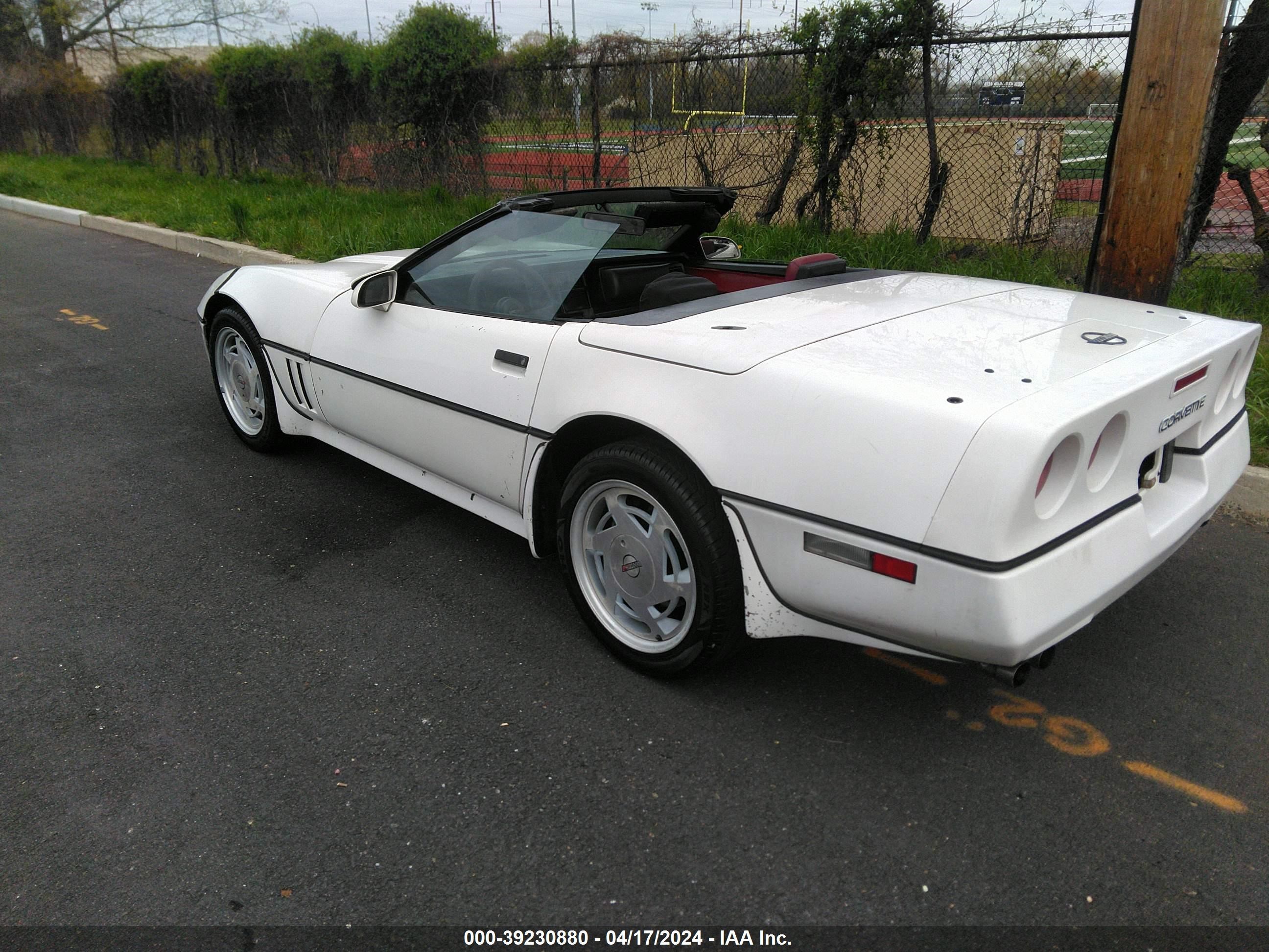 Photo 2 VIN: 1G1YY3182J5106254 - CHEVROLET CORVETTE 