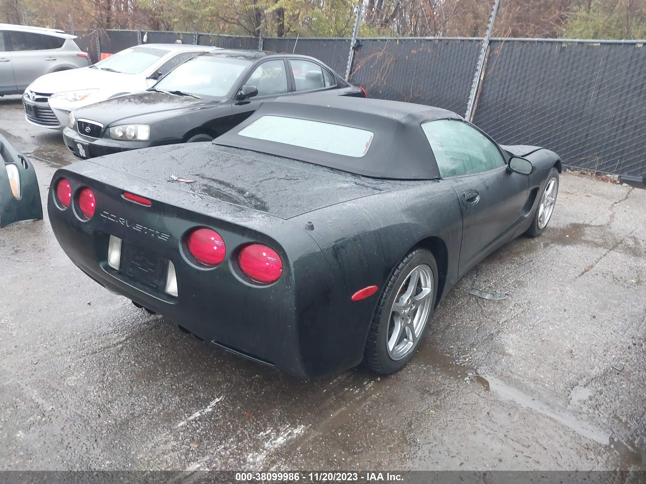 Photo 3 VIN: 1G1YY32G6Y5107665 - CHEVROLET CORVETTE 