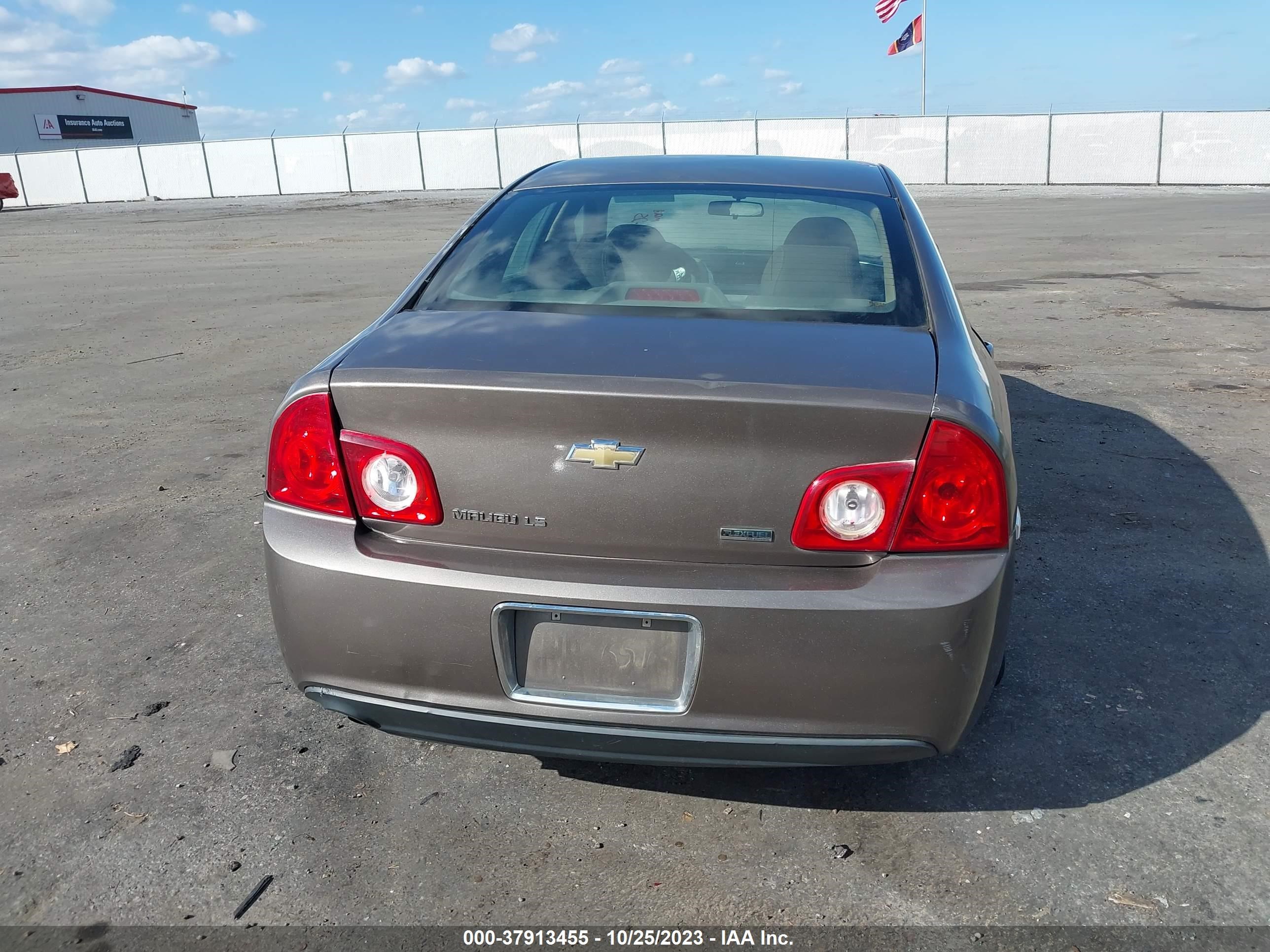 Photo 15 VIN: 1G1ZA5E02AF256075 - CHEVROLET MALIBU 