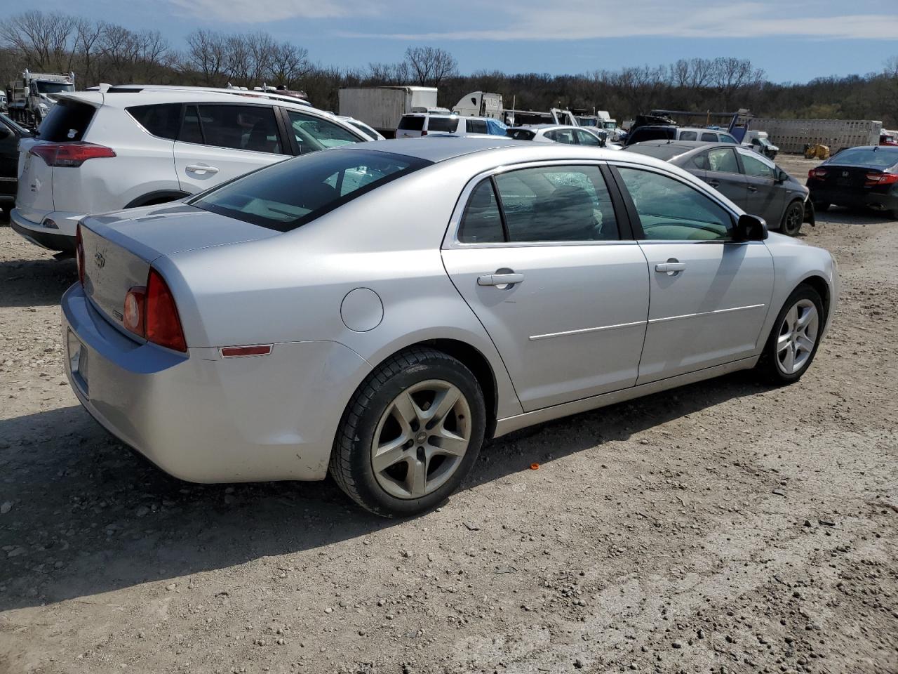 Photo 2 VIN: 1G1ZA5E05AF243868 - CHEVROLET MALIBU 