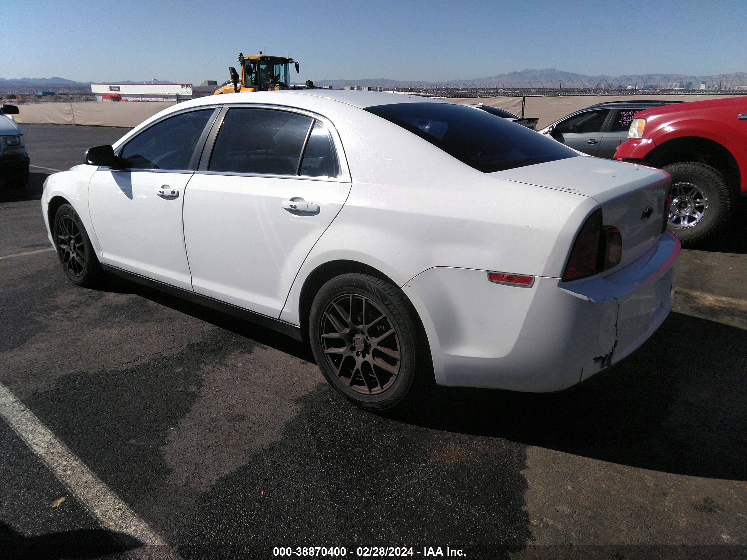 Photo 2 VIN: 1G1ZA5E08CF211208 - CHEVROLET MALIBU 