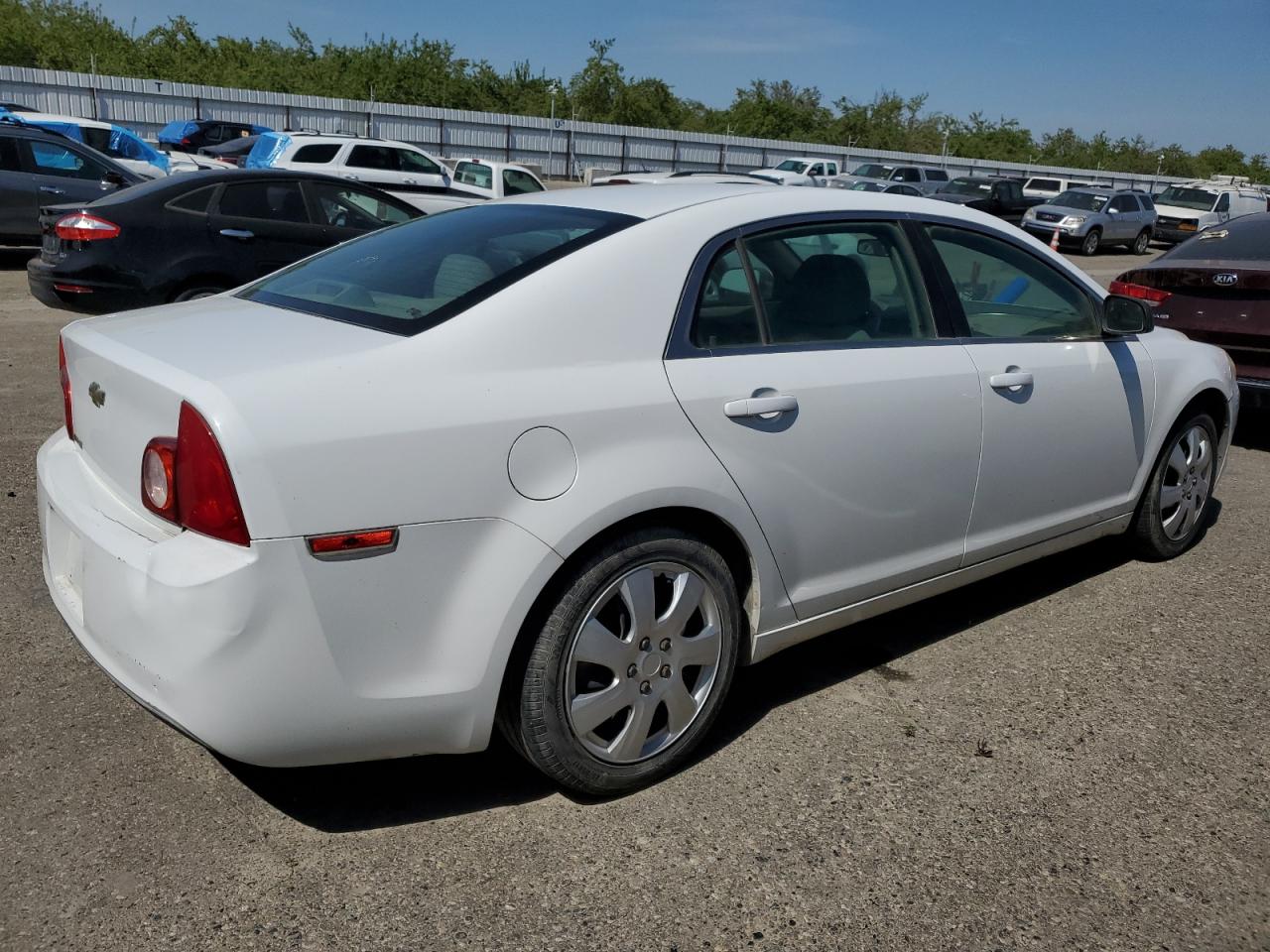 Photo 3 VIN: 1G1ZA5E14BF251048 - CHEVROLET MALIBU 