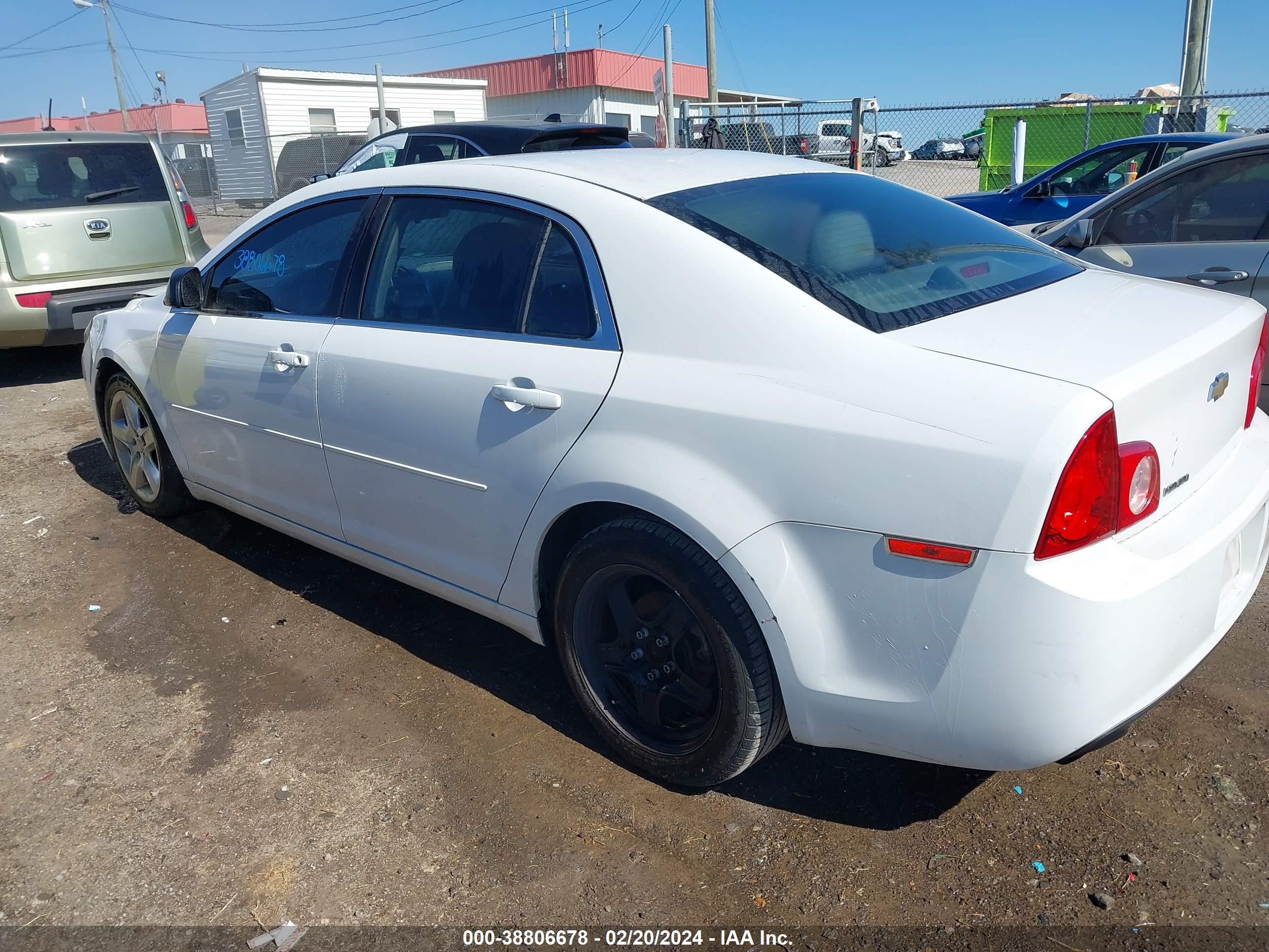 Photo 2 VIN: 1G1ZA5EU5CF390827 - CHEVROLET MALIBU 