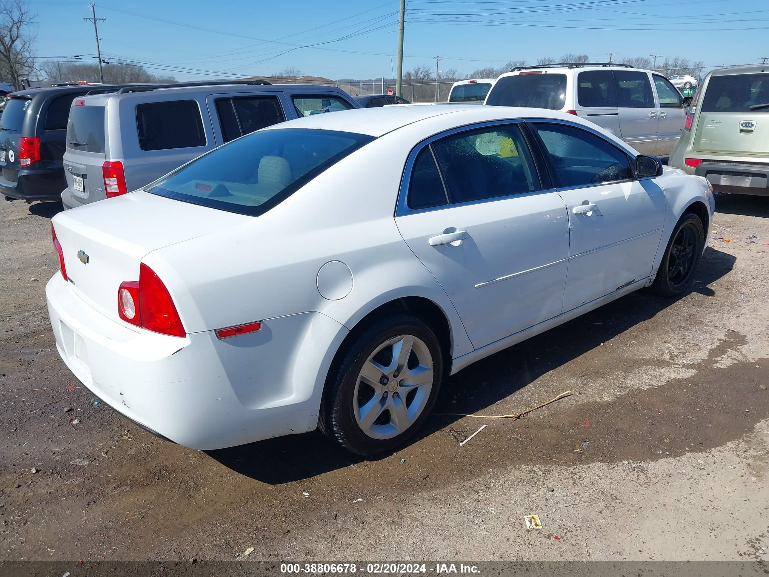 Photo 3 VIN: 1G1ZA5EU5CF390827 - CHEVROLET MALIBU 