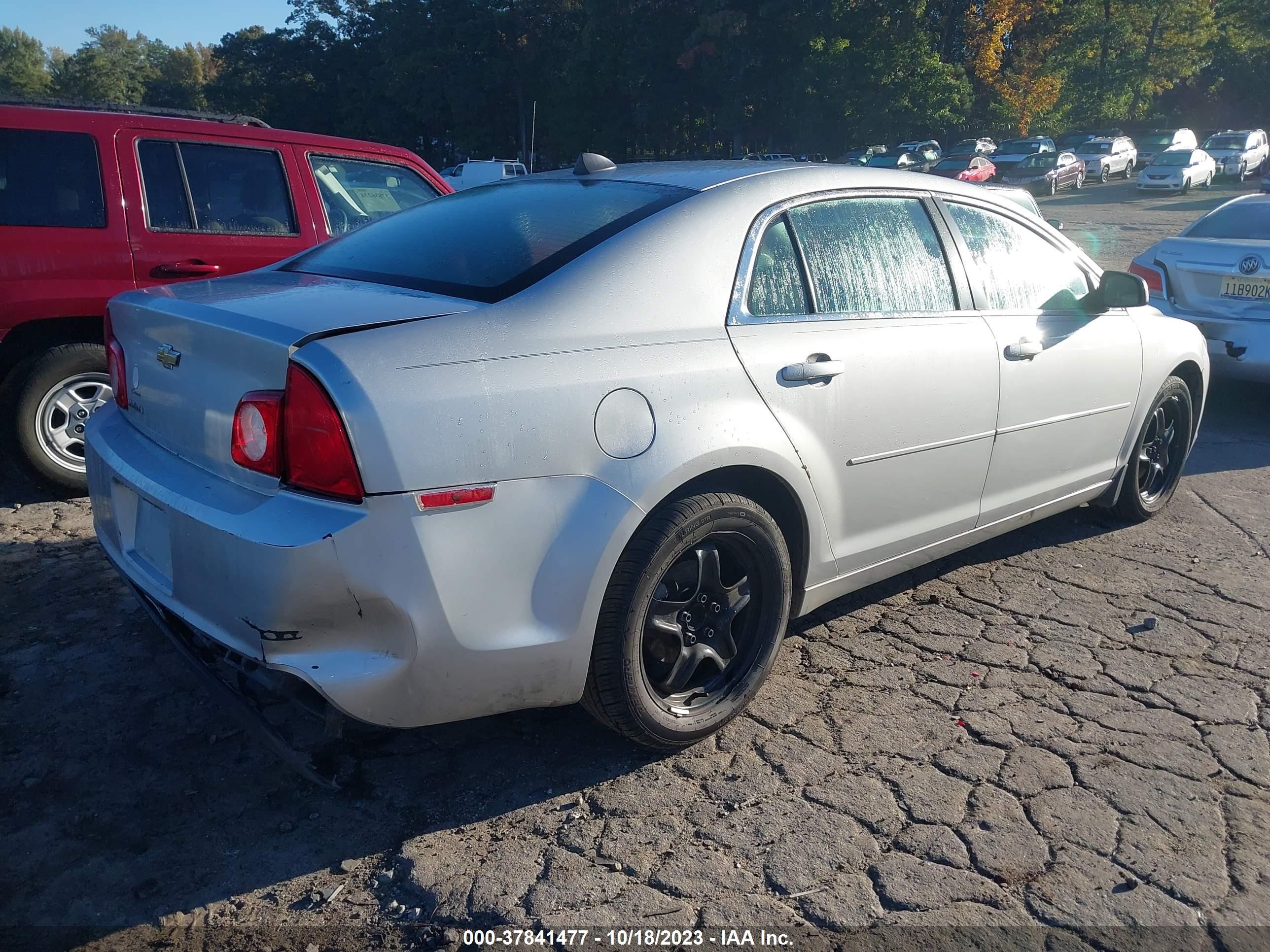 Photo 3 VIN: 1G1ZB5E03CF363409 - CHEVROLET MALIBU 