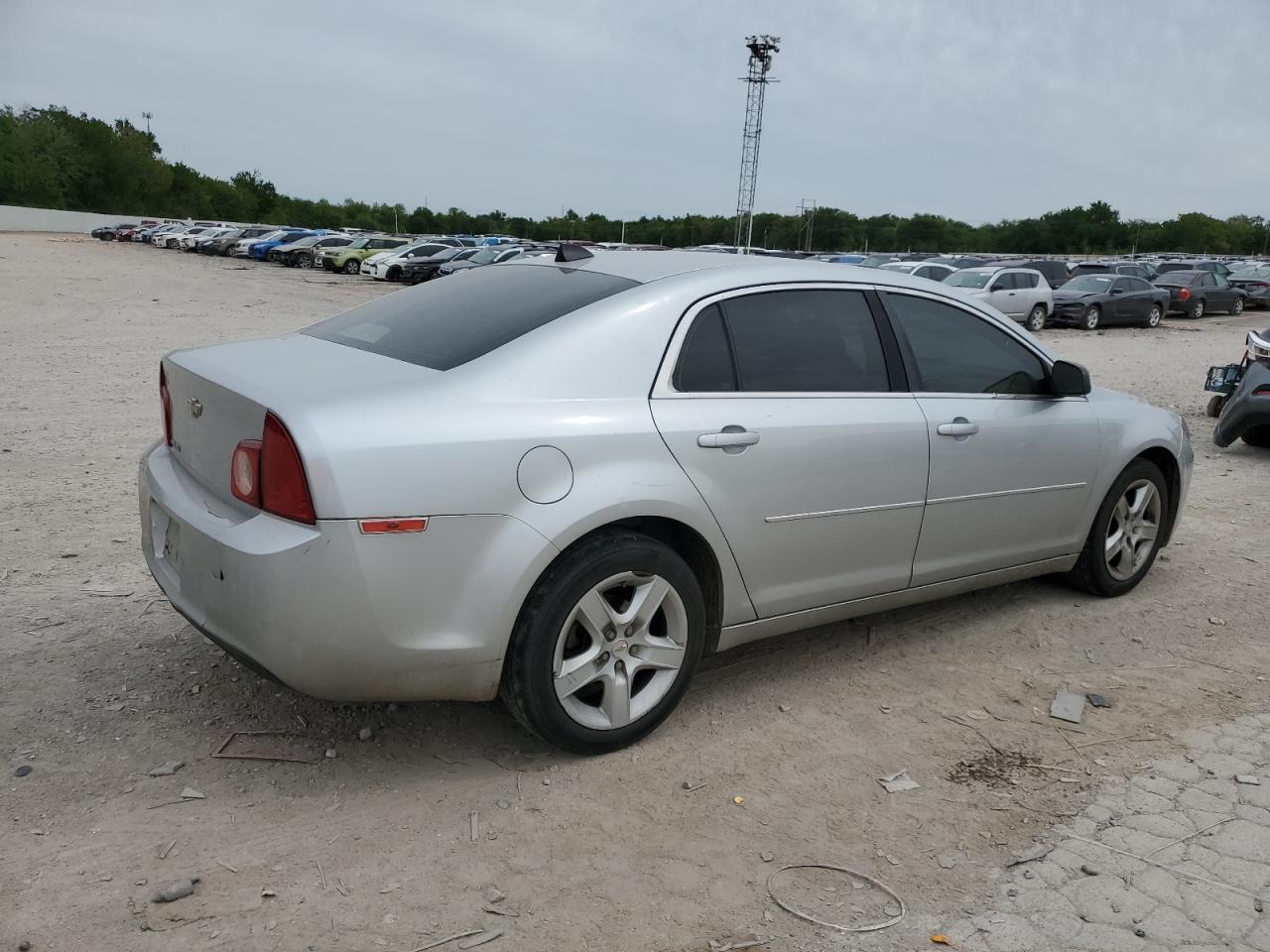 Photo 2 VIN: 1G1ZB5E04CF267983 - CHEVROLET MALIBU 