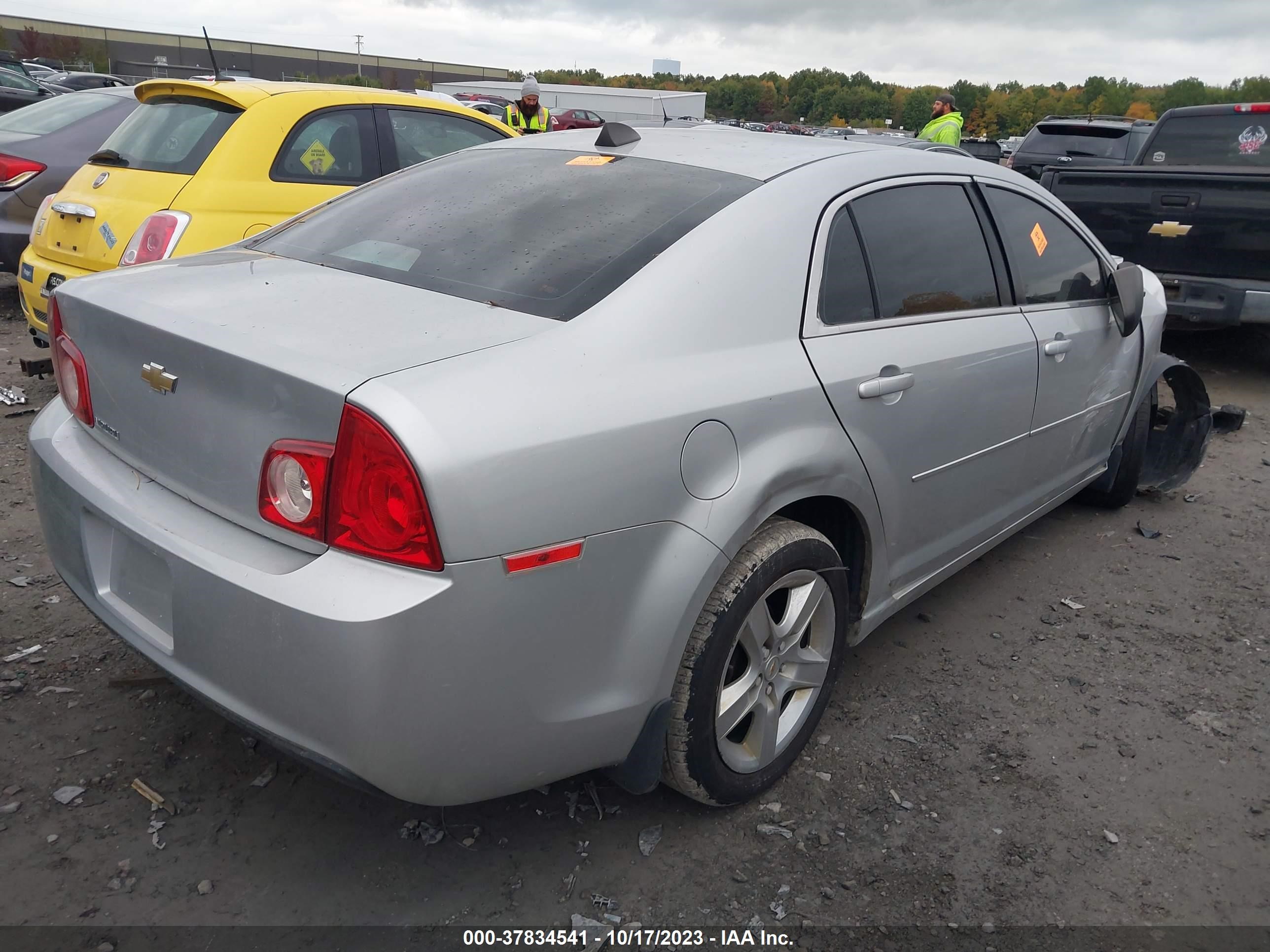 Photo 3 VIN: 1G1ZB5E08CF253178 - CHEVROLET MALIBU 