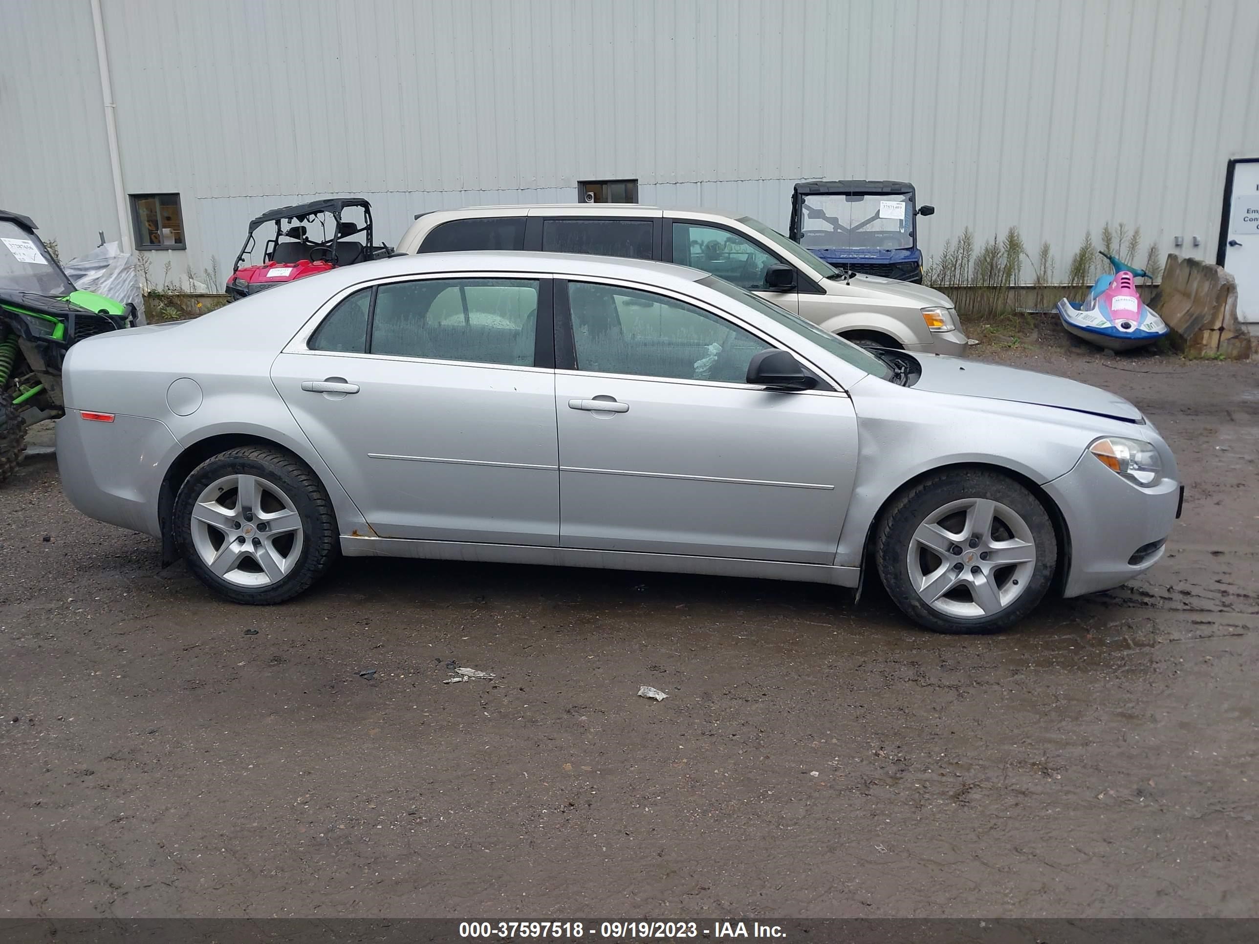 Photo 12 VIN: 1G1ZB5E11BF296025 - CHEVROLET MALIBU 