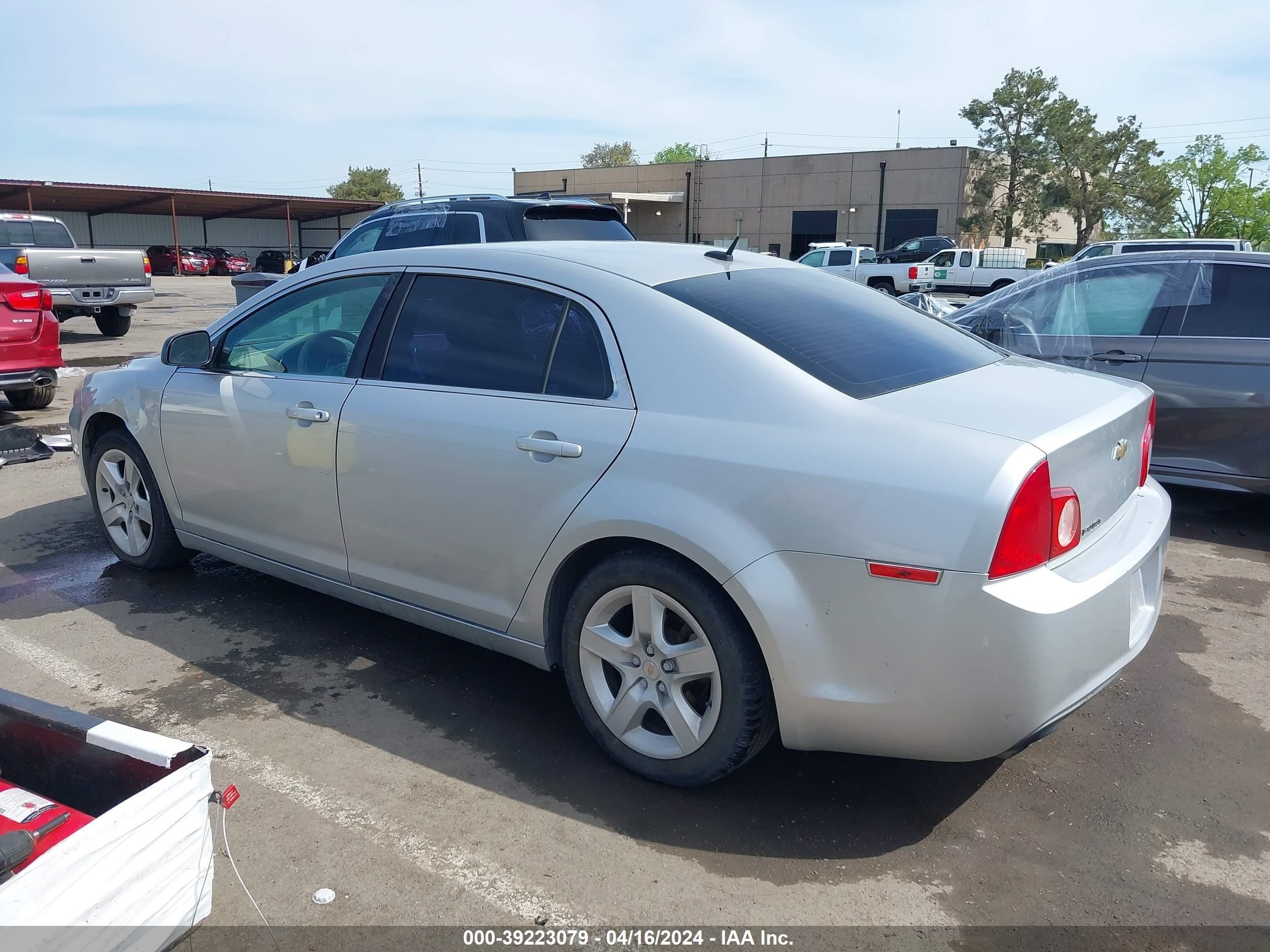 Photo 2 VIN: 1G1ZB5E18BF253253 - CHEVROLET MALIBU 