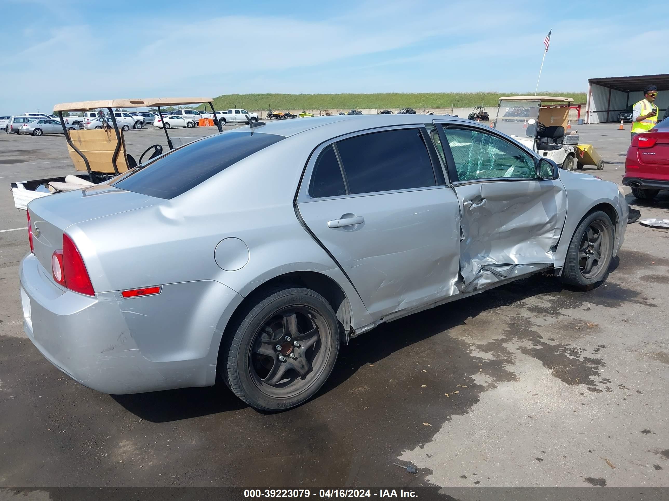 Photo 3 VIN: 1G1ZB5E18BF253253 - CHEVROLET MALIBU 