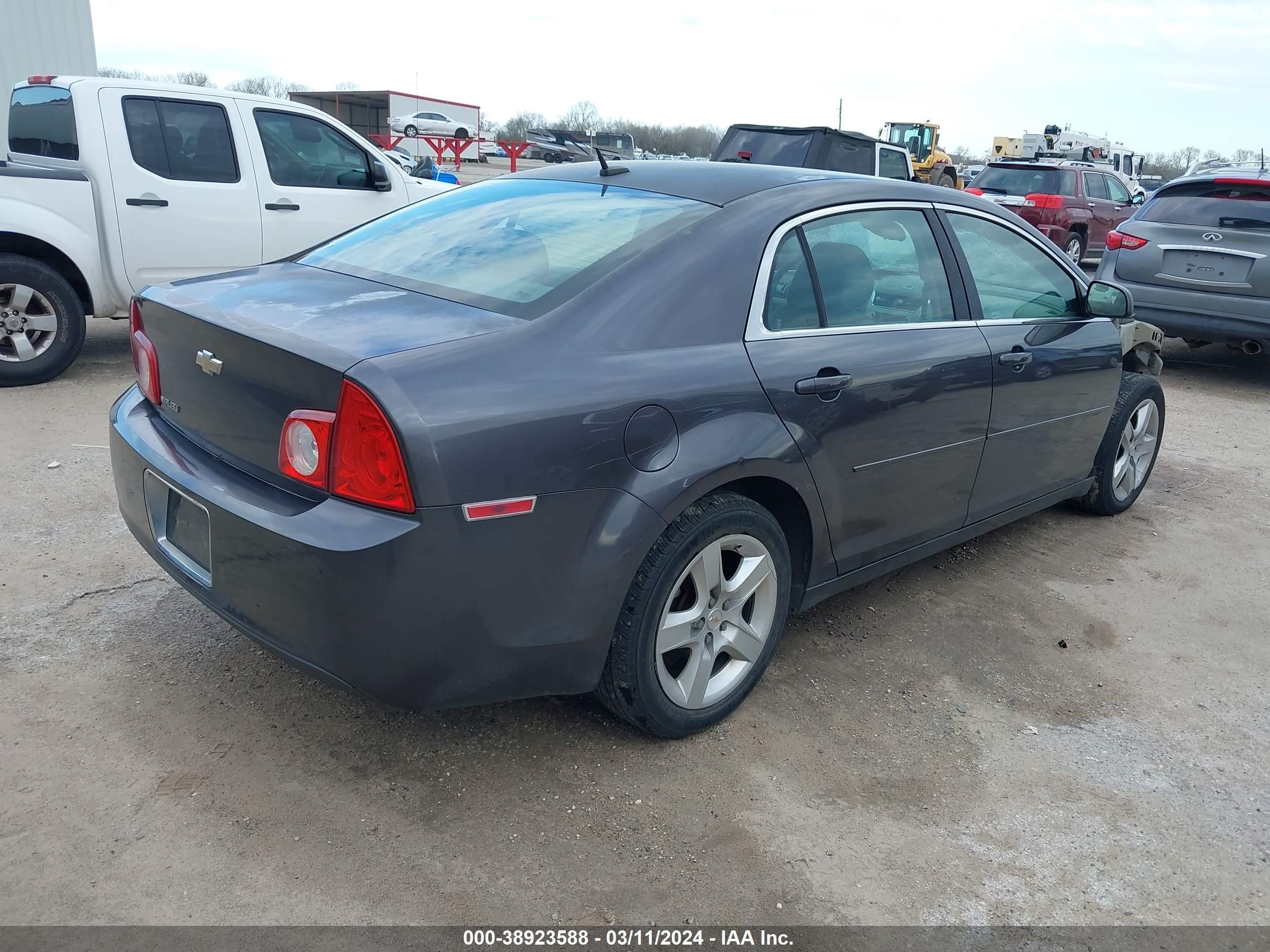 Photo 3 VIN: 1G1ZB5EB0A4139248 - CHEVROLET MALIBU 