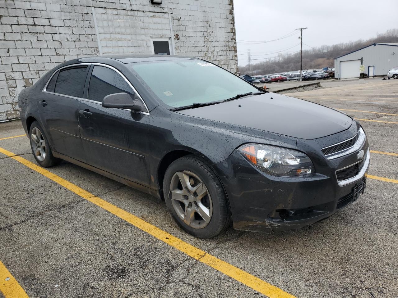 Photo 3 VIN: 1G1ZB5EB0AF237975 - CHEVROLET MALIBU 