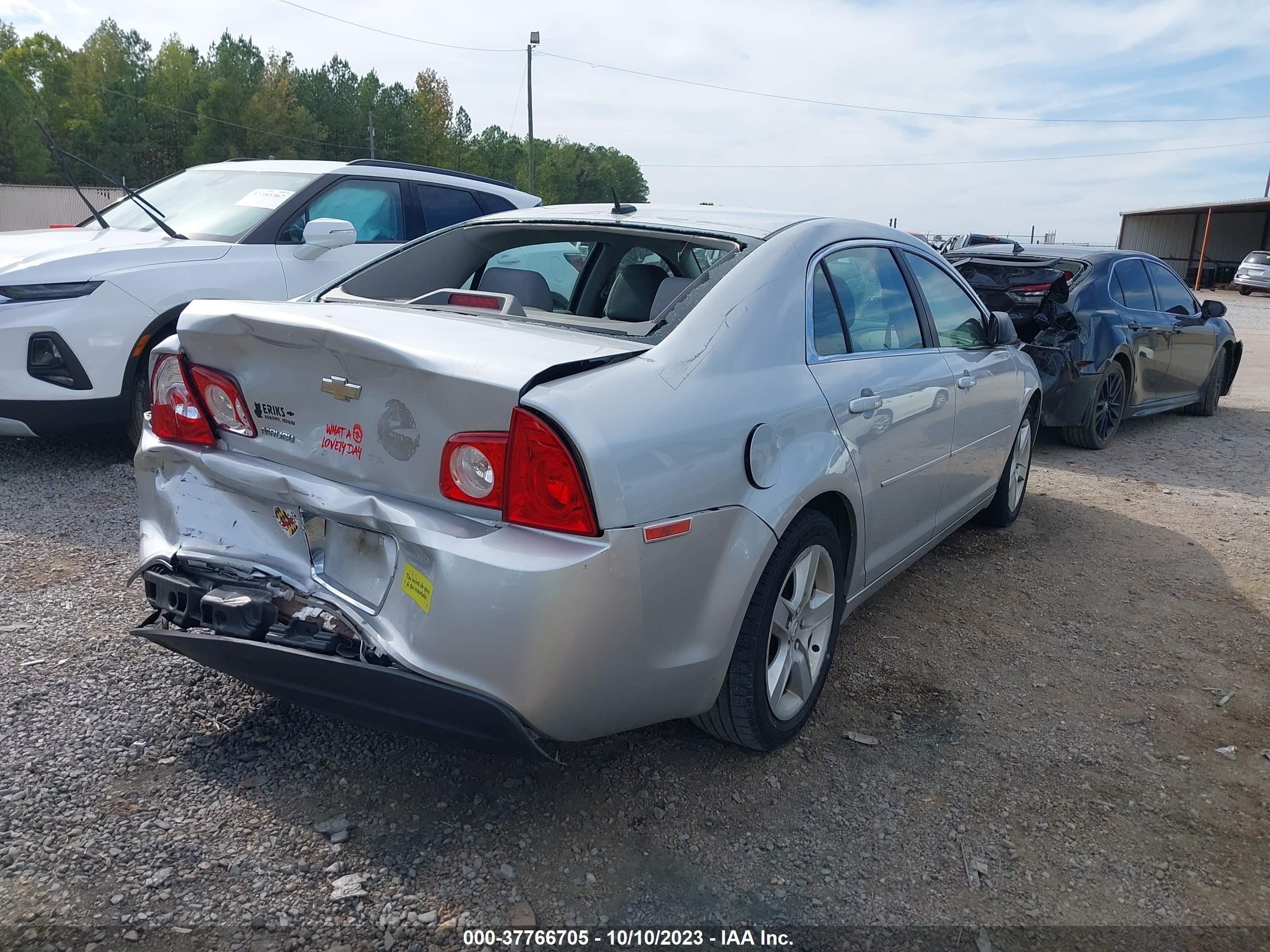 Photo 3 VIN: 1G1ZB5EB0AF302078 - CHEVROLET MALIBU 