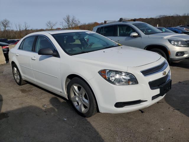 Photo 3 VIN: 1G1ZB5EB2AF117787 - CHEVROLET MALIBU 