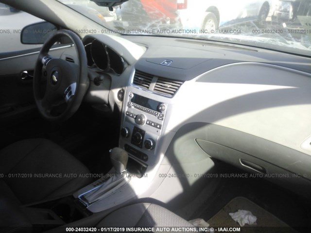 Photo 4 VIN: 1G1ZB5EB5AF224493 - CHEVROLET MALIBU 