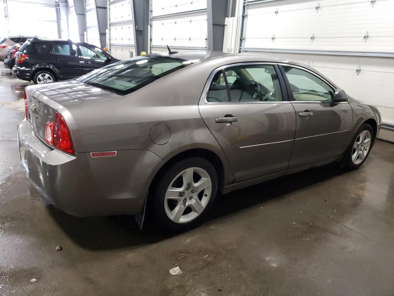 Photo 2 VIN: 1G1ZB5EB7AF125450 - CHEVROLET MALIBU 