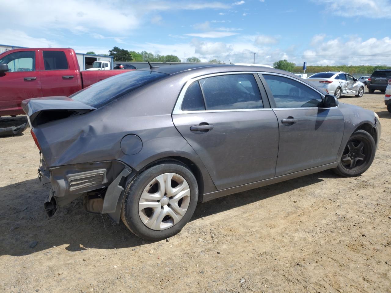 Photo 2 VIN: 1G1ZB5EB9AF301835 - CHEVROLET MALIBU 