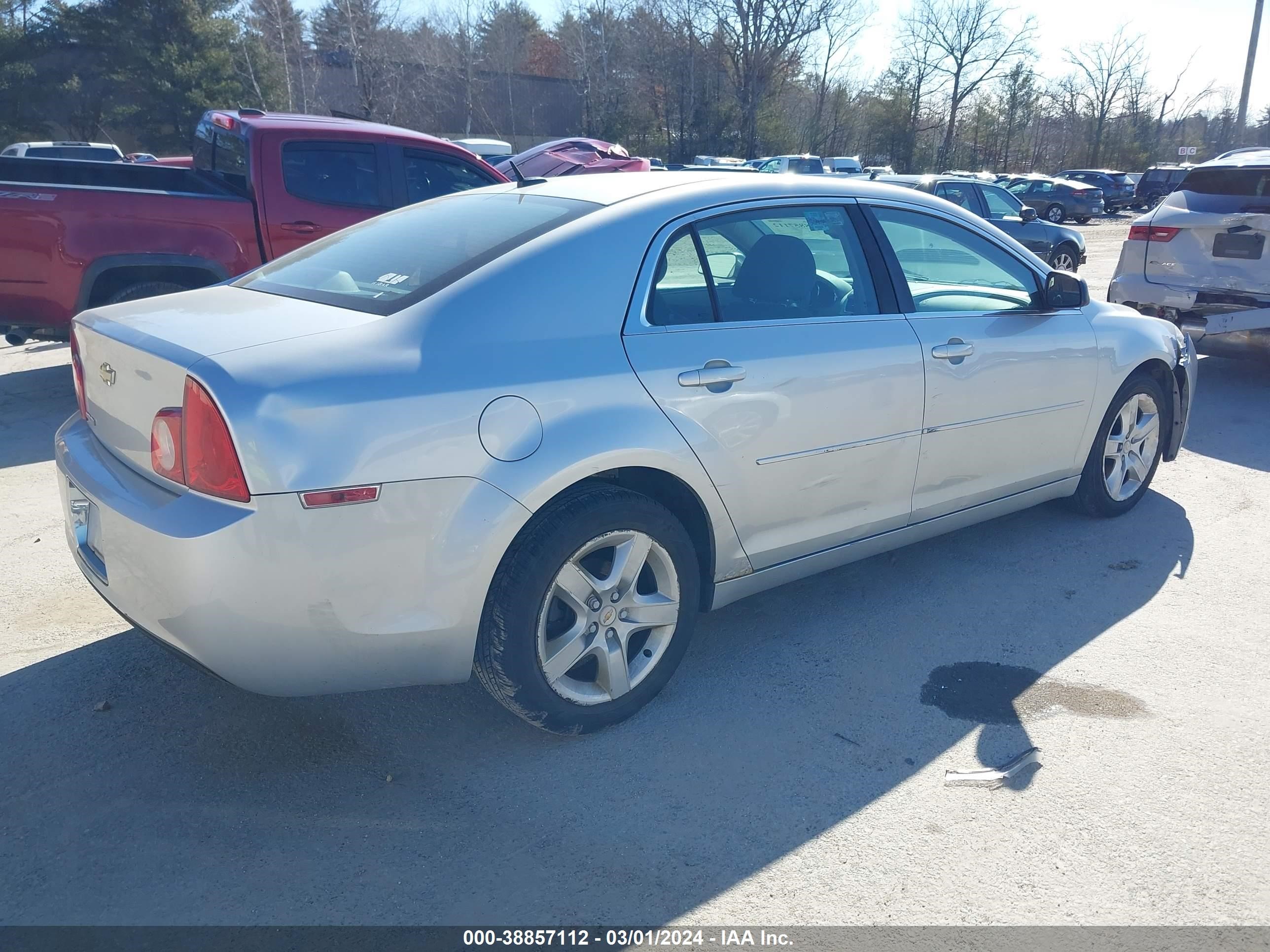 Photo 3 VIN: 1G1ZB5EB9AF316318 - CHEVROLET MALIBU 