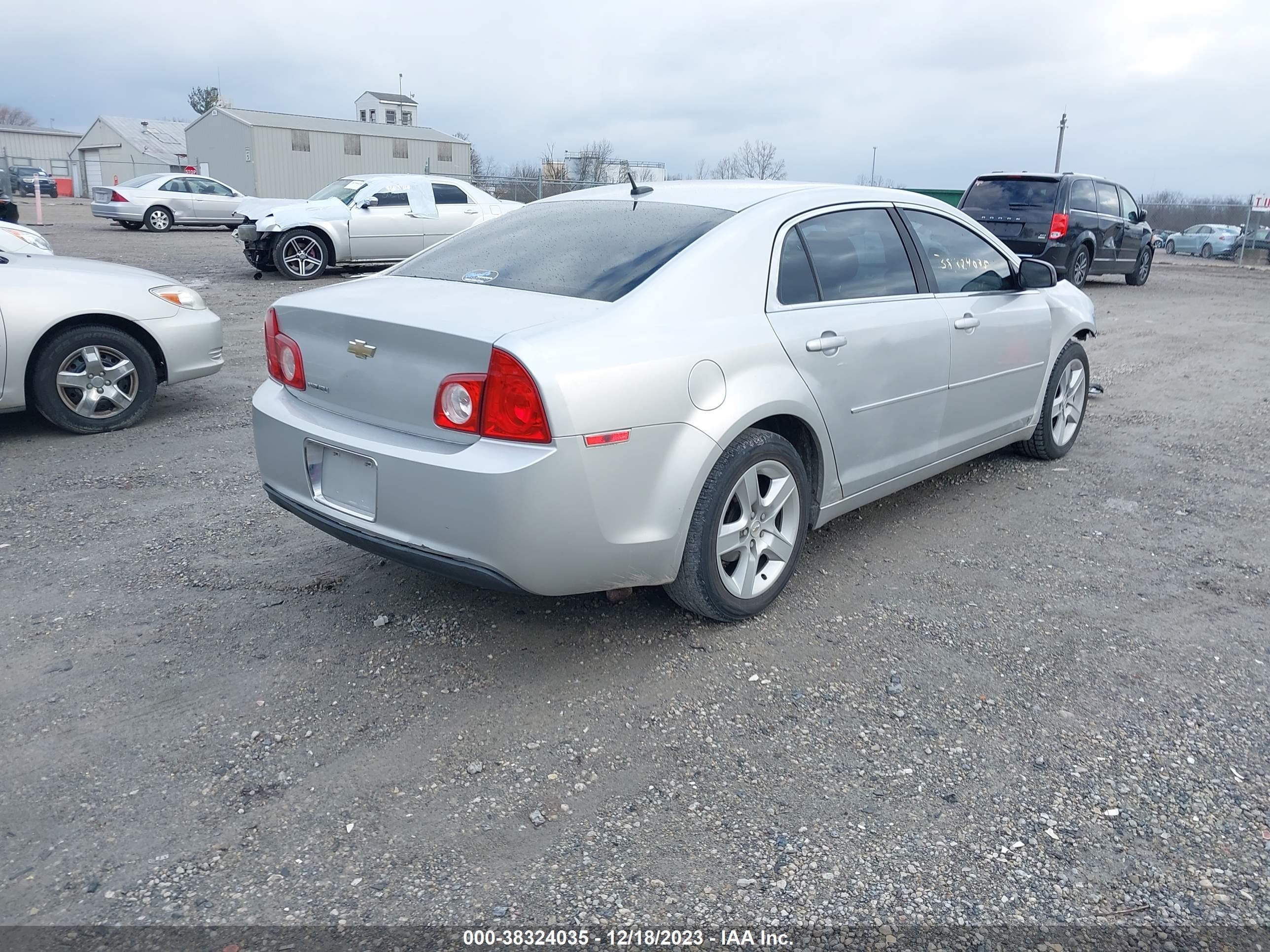 Photo 3 VIN: 1G1ZB5EBXA4122280 - CHEVROLET MALIBU 