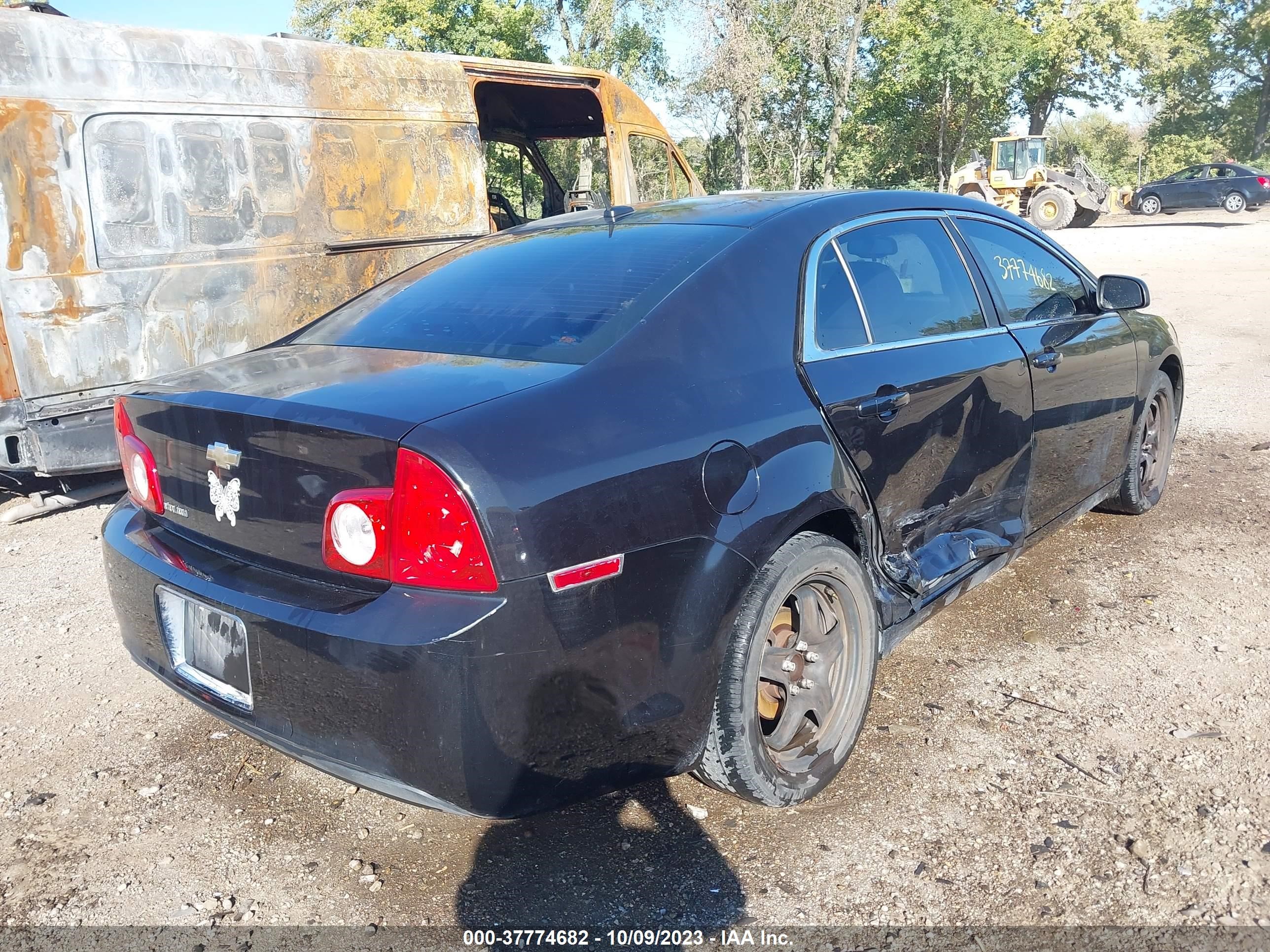 Photo 3 VIN: 1G1ZB5EBXA4144182 - CHEVROLET MALIBU 