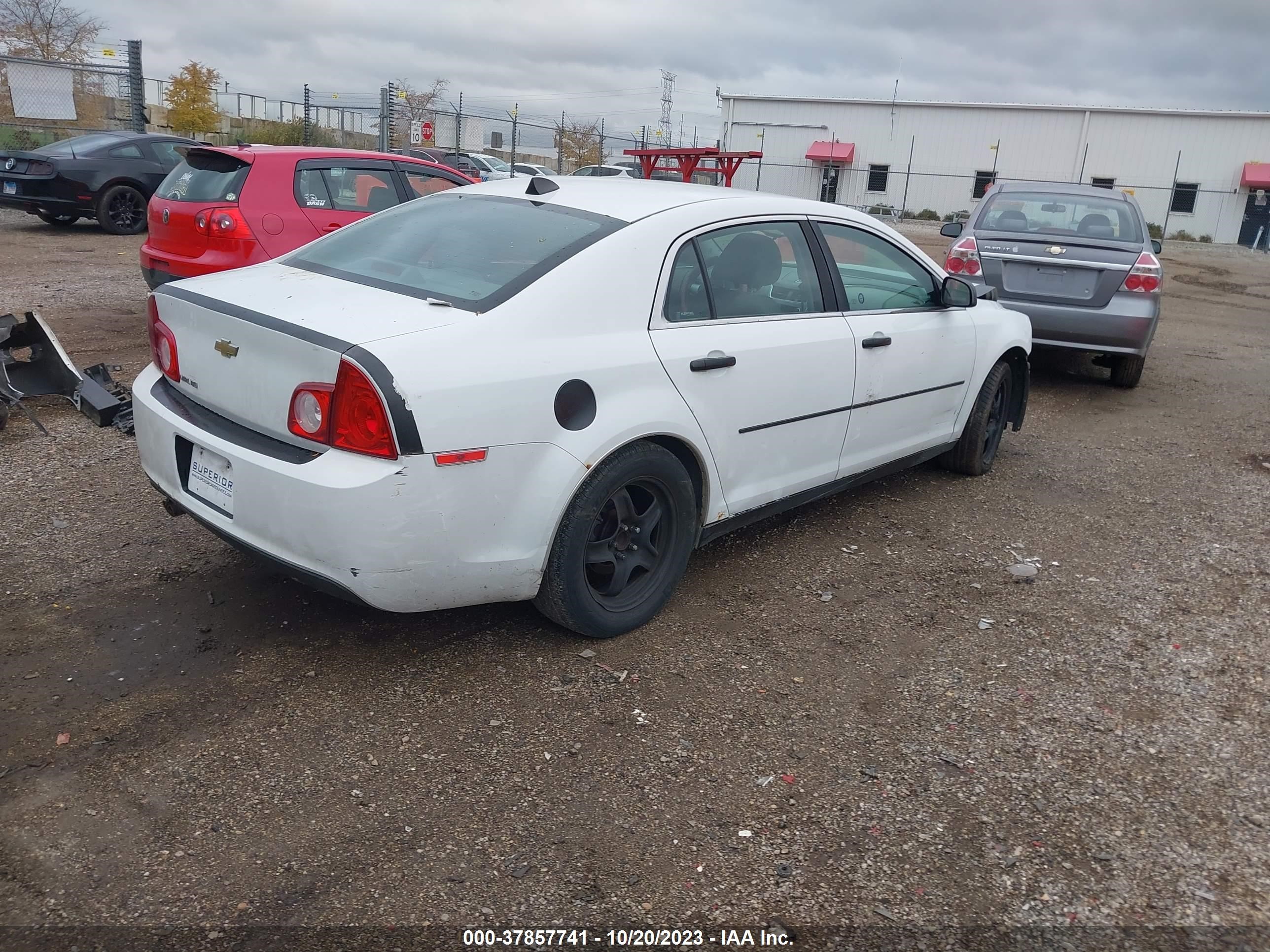 Photo 3 VIN: 1G1ZB5EU0CF168161 - CHEVROLET MALIBU 