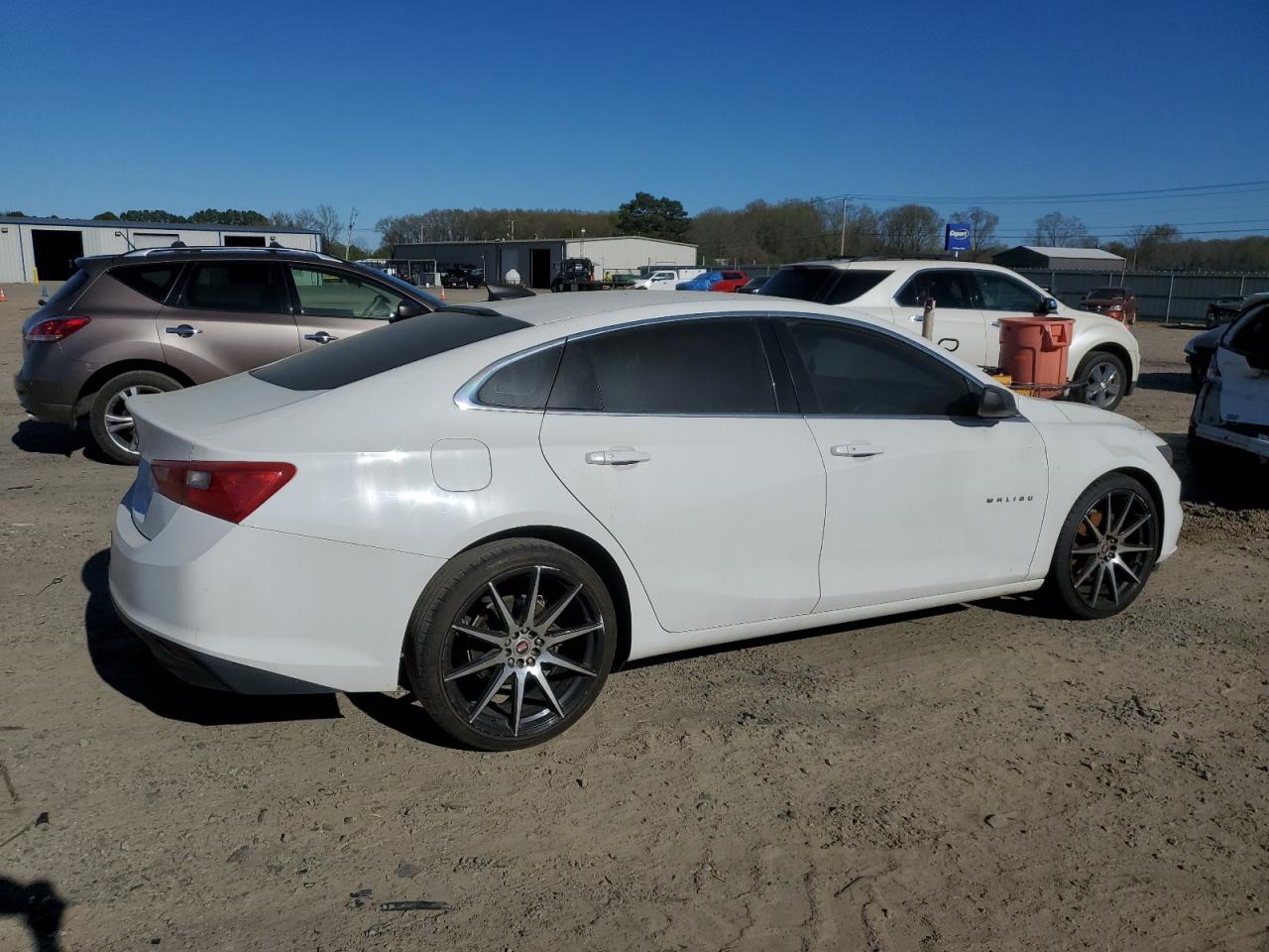 Photo 2 VIN: 1G1ZB5ST0JF134181 - CHEVROLET MALIBU 