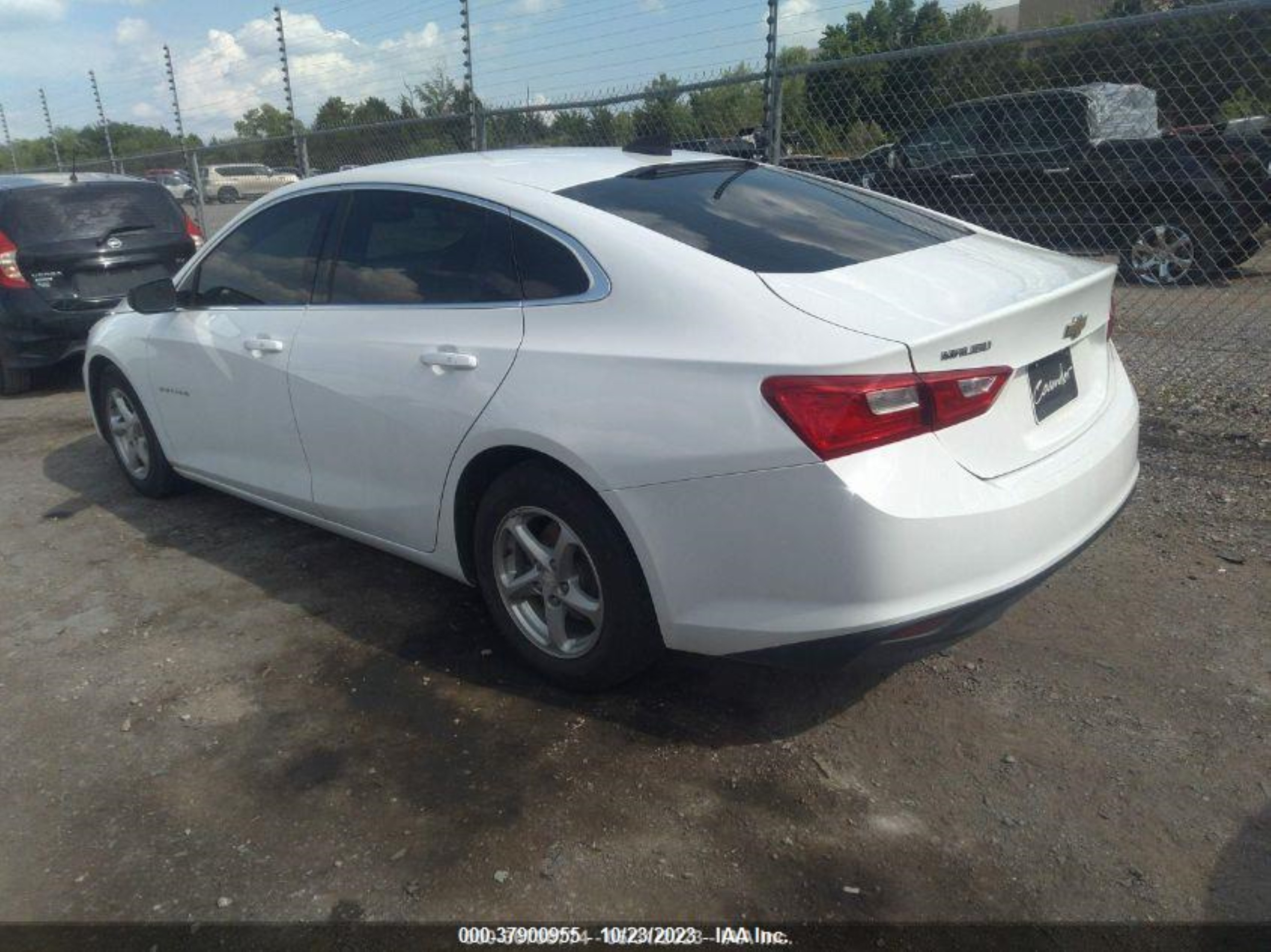 Photo 2 VIN: 1G1ZB5ST1JF212239 - CHEVROLET MALIBU 