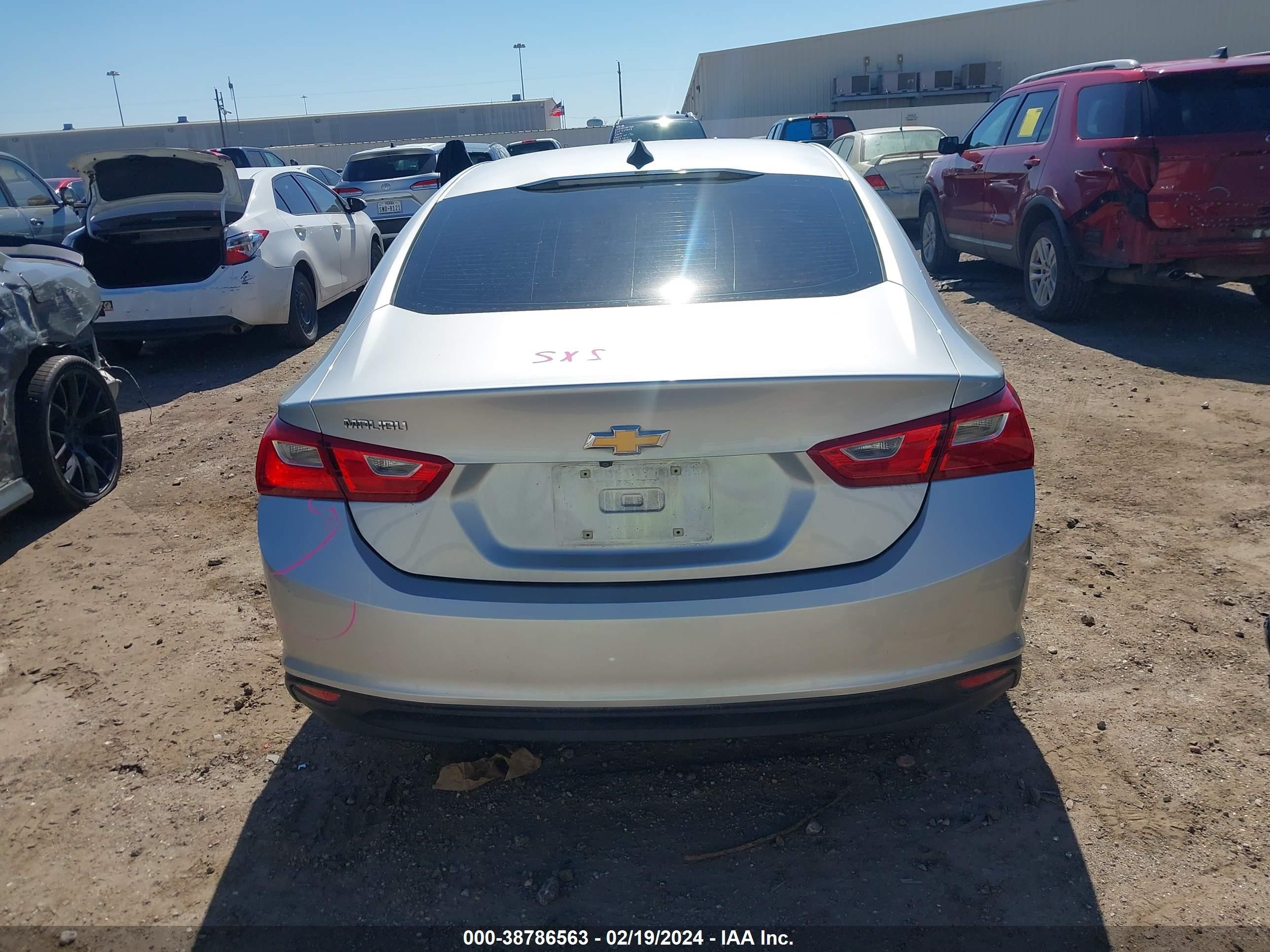 Photo 16 VIN: 1G1ZB5ST1JF260422 - CHEVROLET MALIBU 