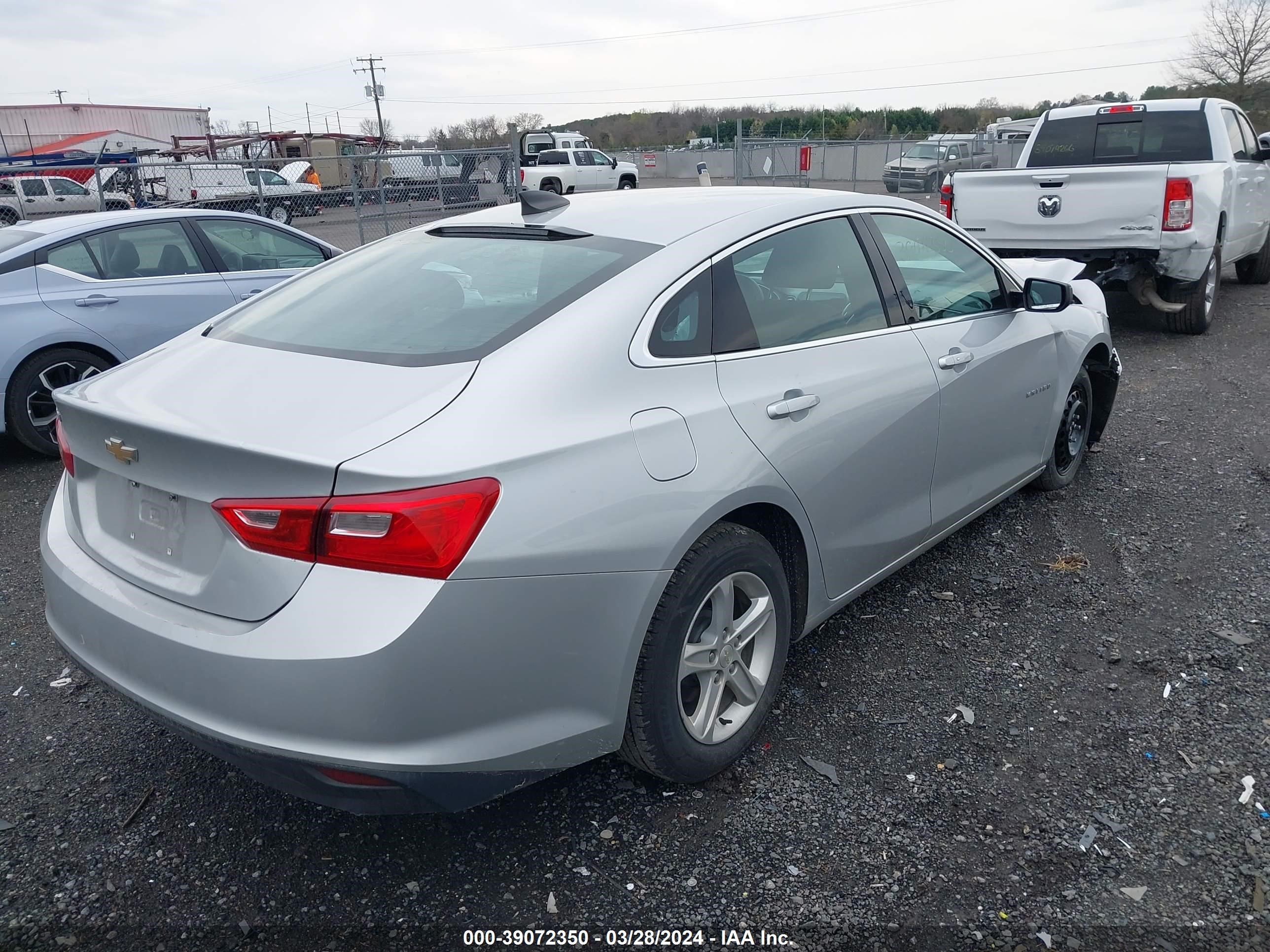 Photo 3 VIN: 1G1ZB5ST1LF010505 - CHEVROLET MALIBU 