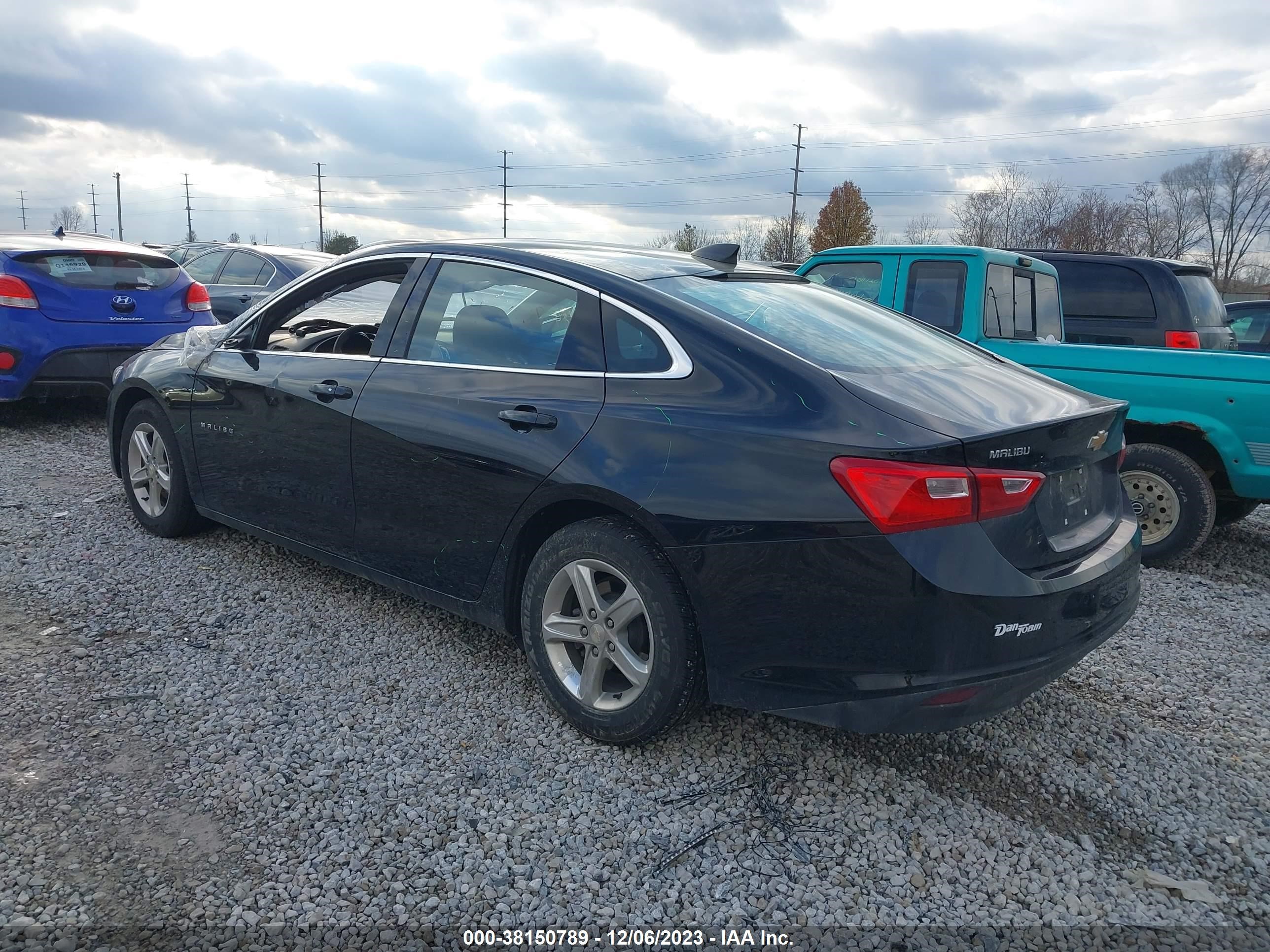 Photo 2 VIN: 1G1ZB5ST2LF156394 - CHEVROLET MALIBU 