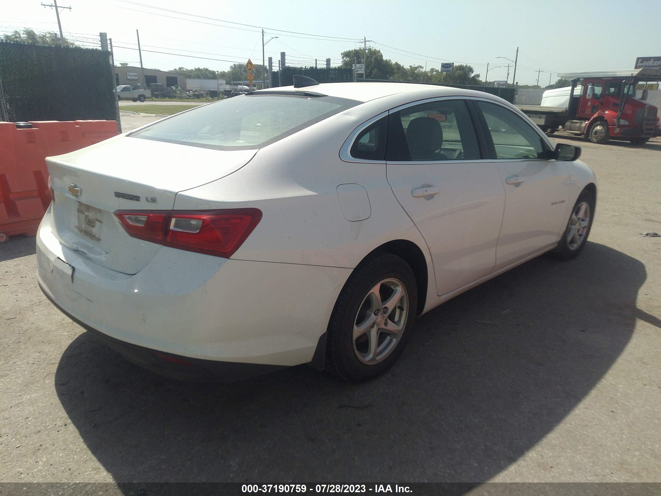 Photo 3 VIN: 1G1ZB5ST3GF172822 - CHEVROLET MALIBU 