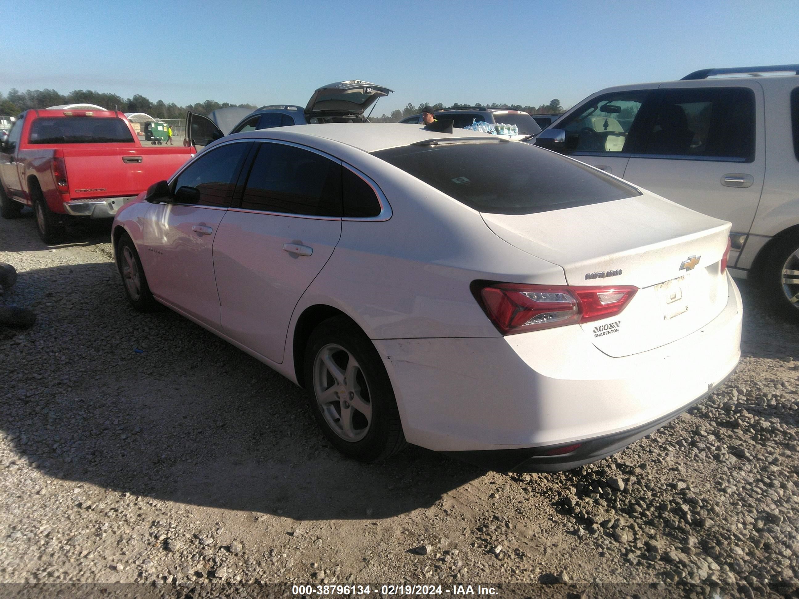 Photo 2 VIN: 1G1ZB5ST3GF220304 - CHEVROLET MALIBU 