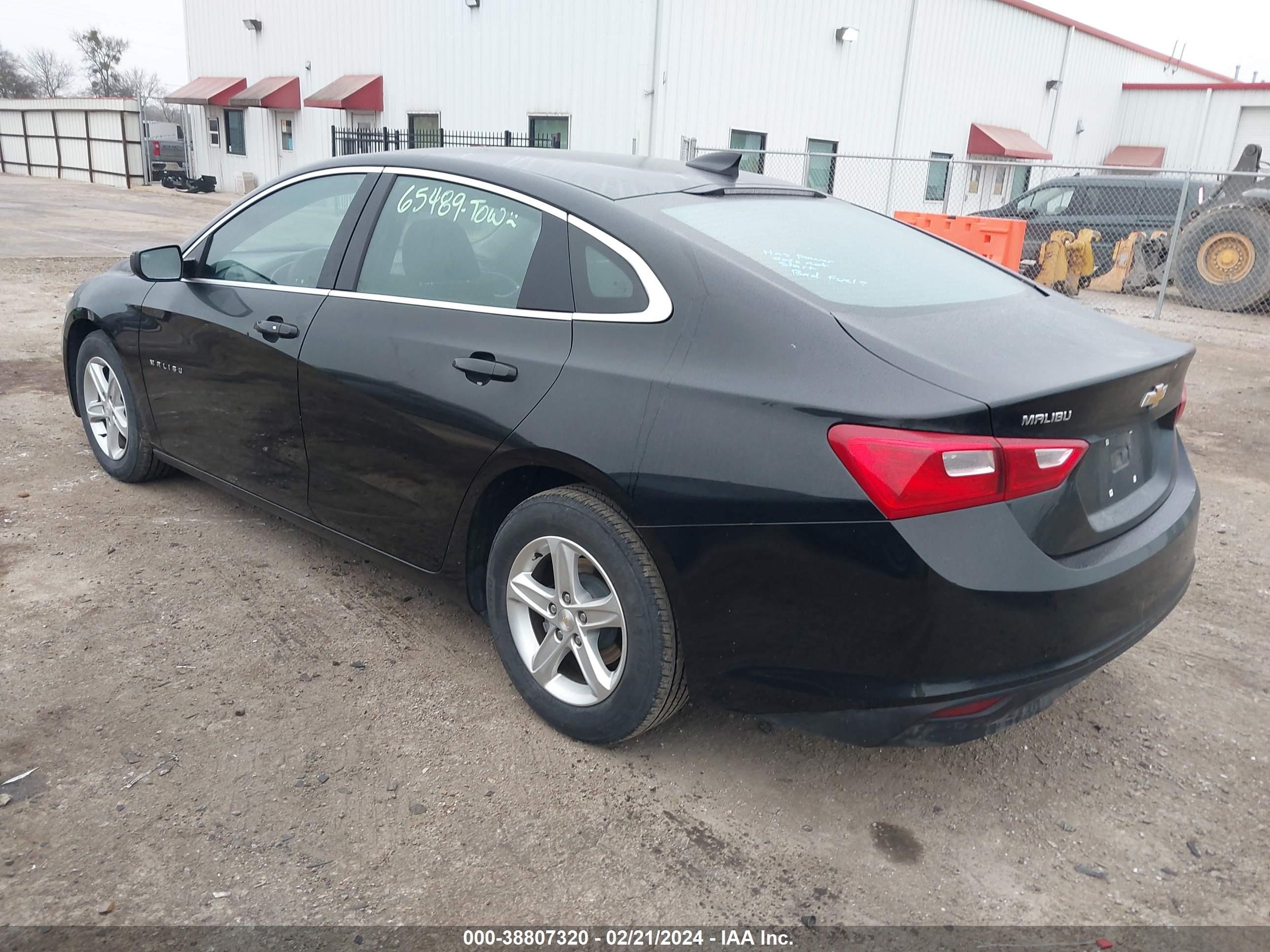 Photo 2 VIN: 1G1ZB5ST3NF186555 - CHEVROLET MALIBU LS 