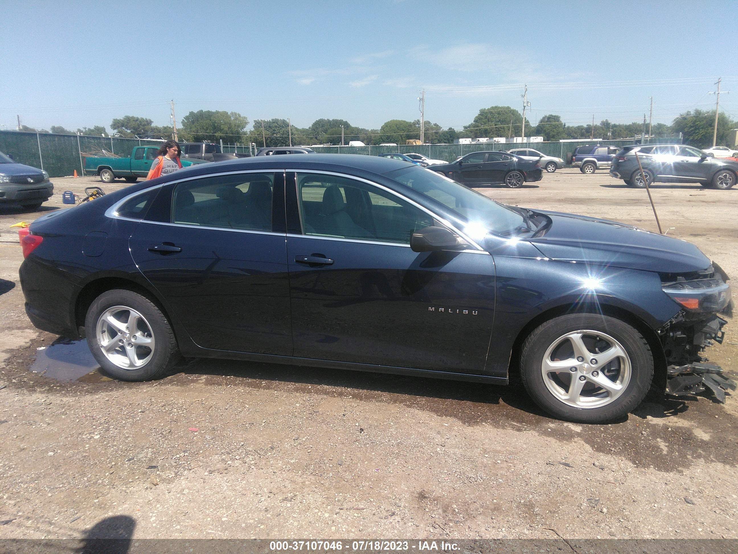 Photo 13 VIN: 1G1ZB5ST4HF273109 - CHEVROLET MALIBU 