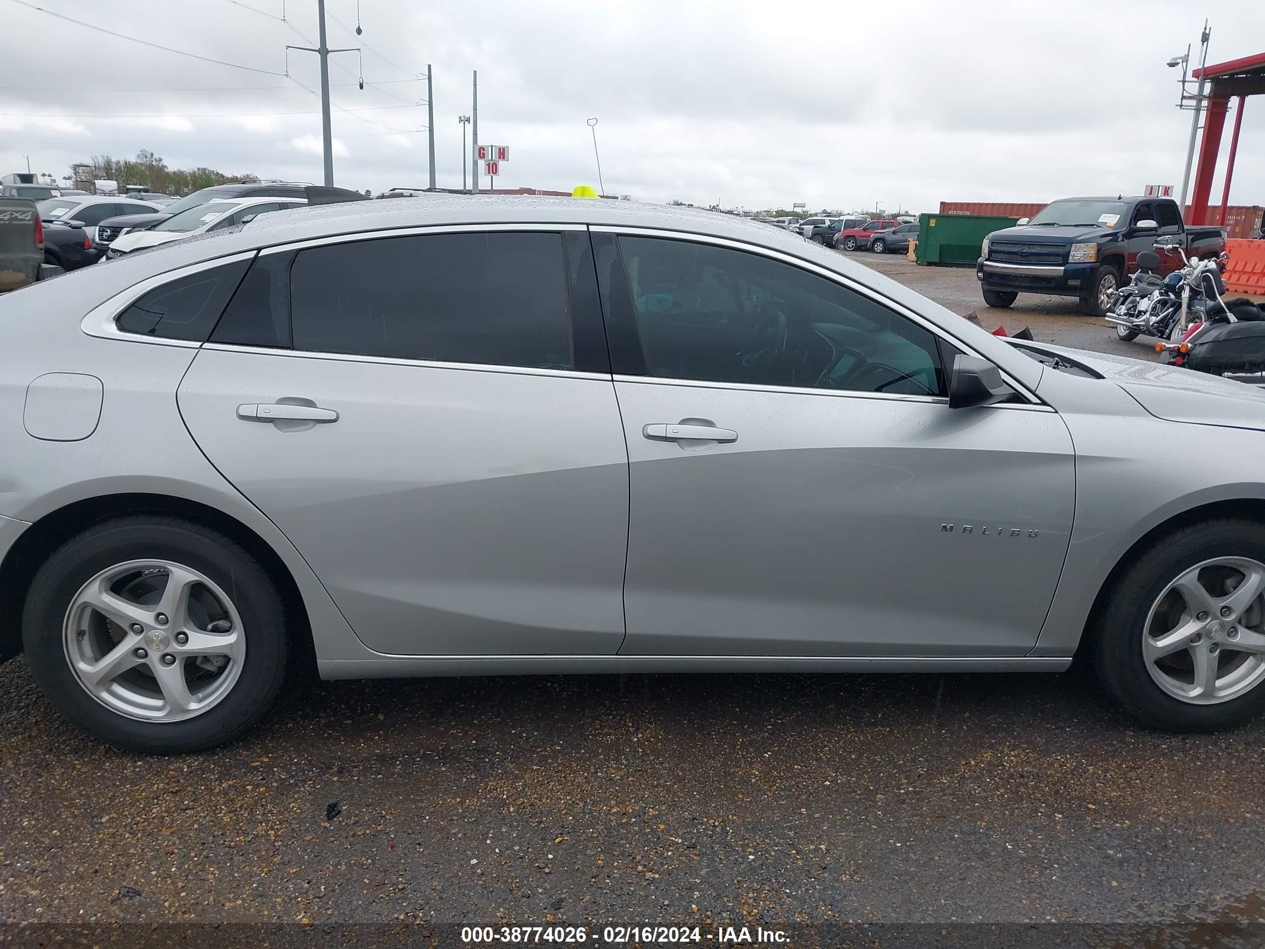 Photo 13 VIN: 1G1ZB5ST4JF170004 - CHEVROLET MALIBU 