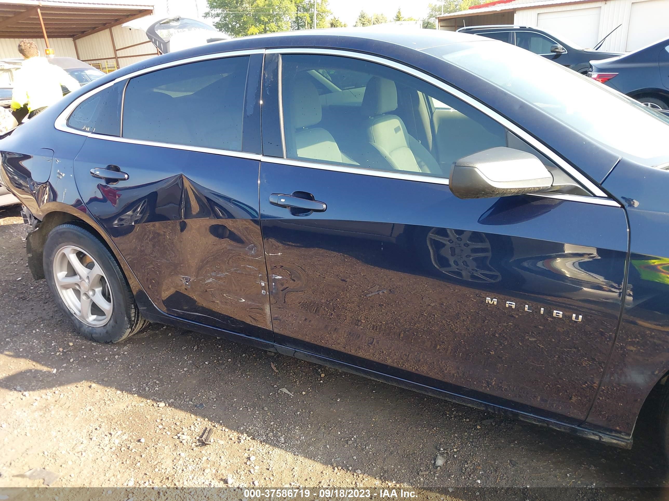 Photo 12 VIN: 1G1ZB5ST5JF220053 - CHEVROLET MALIBU 