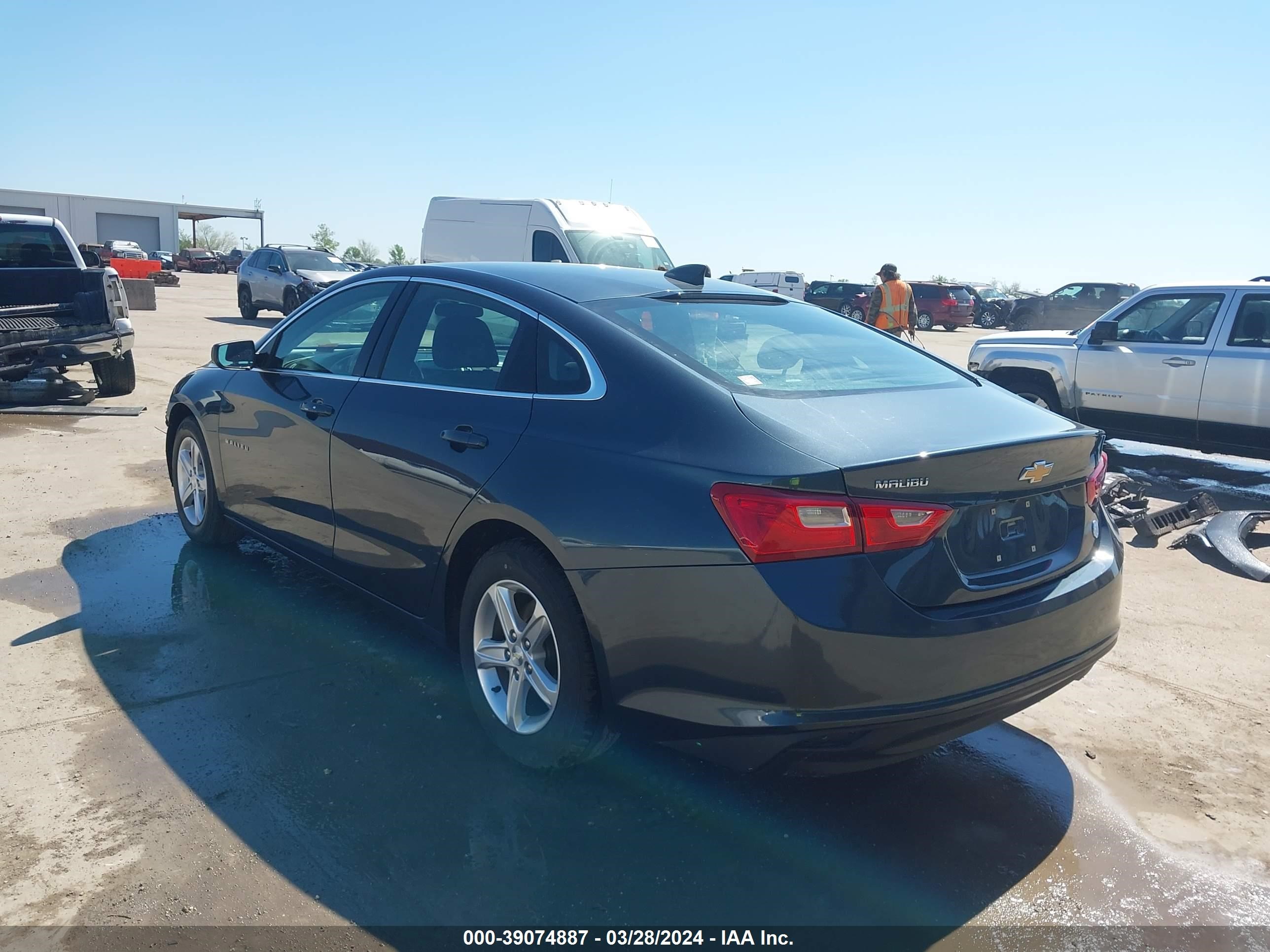 Photo 2 VIN: 1G1ZB5ST6LF010984 - CHEVROLET MALIBU 