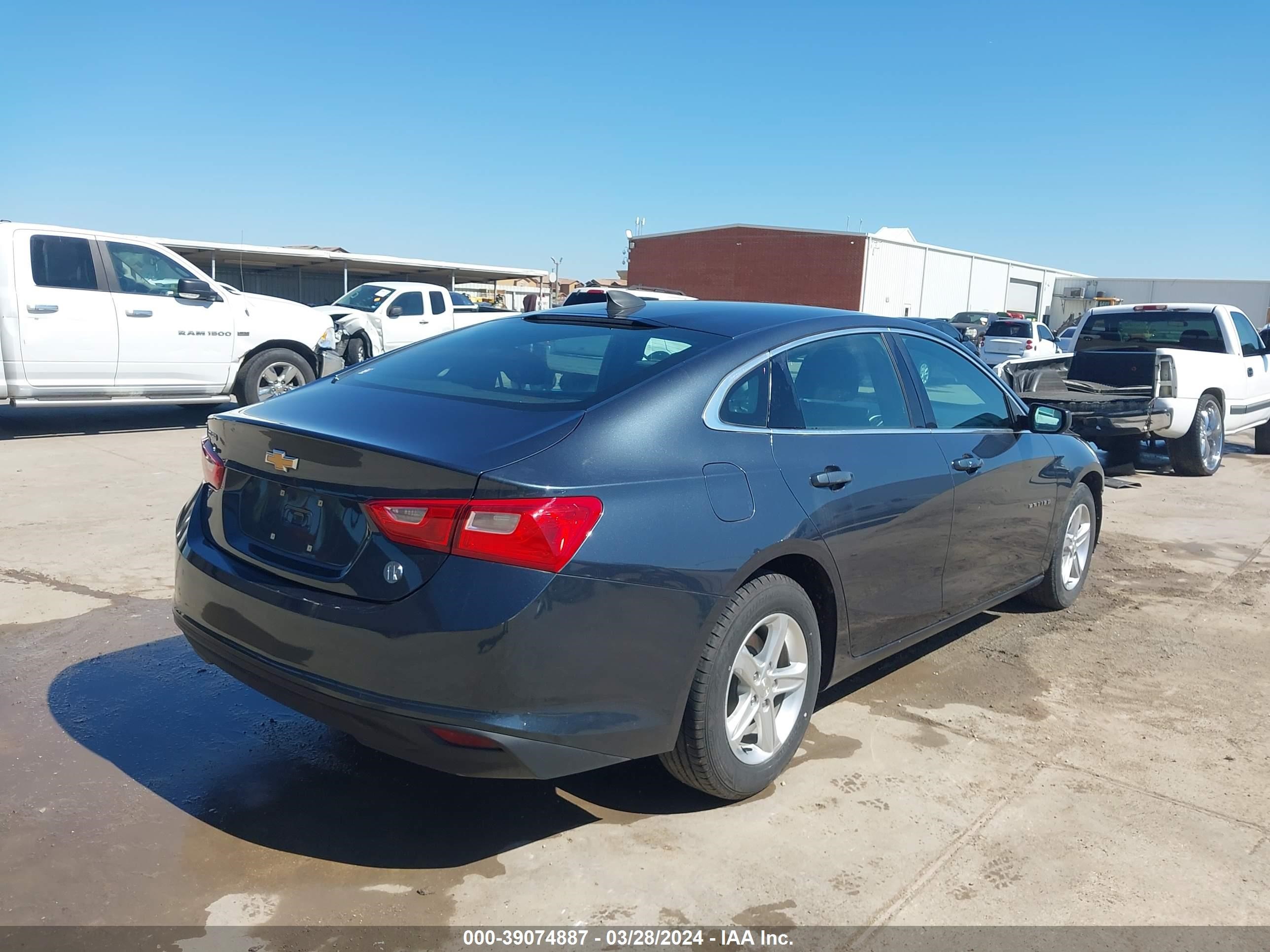 Photo 3 VIN: 1G1ZB5ST6LF010984 - CHEVROLET MALIBU 