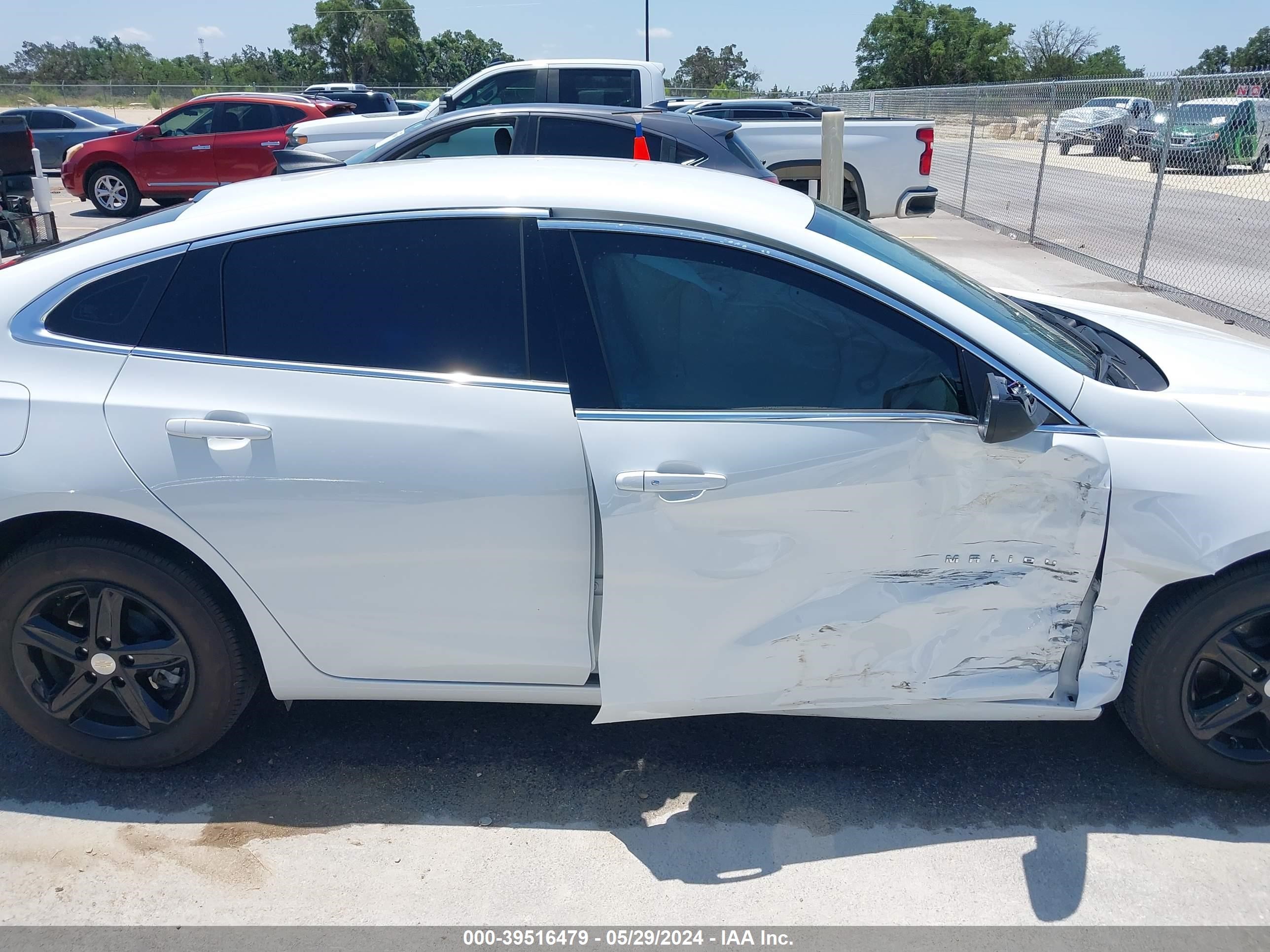 Photo 12 VIN: 1G1ZB5ST9NF185877 - CHEVROLET MALIBU 