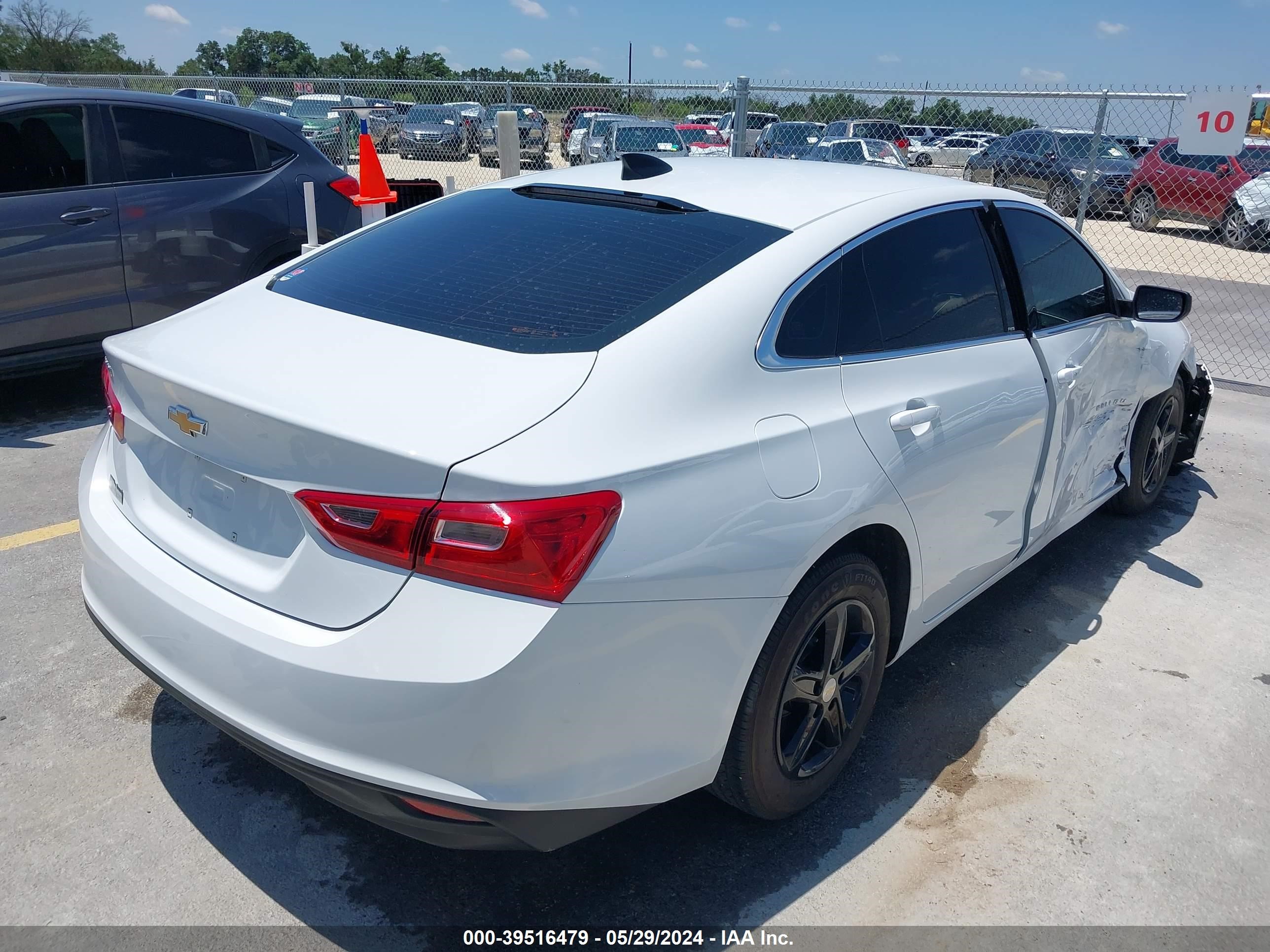 Photo 3 VIN: 1G1ZB5ST9NF185877 - CHEVROLET MALIBU 