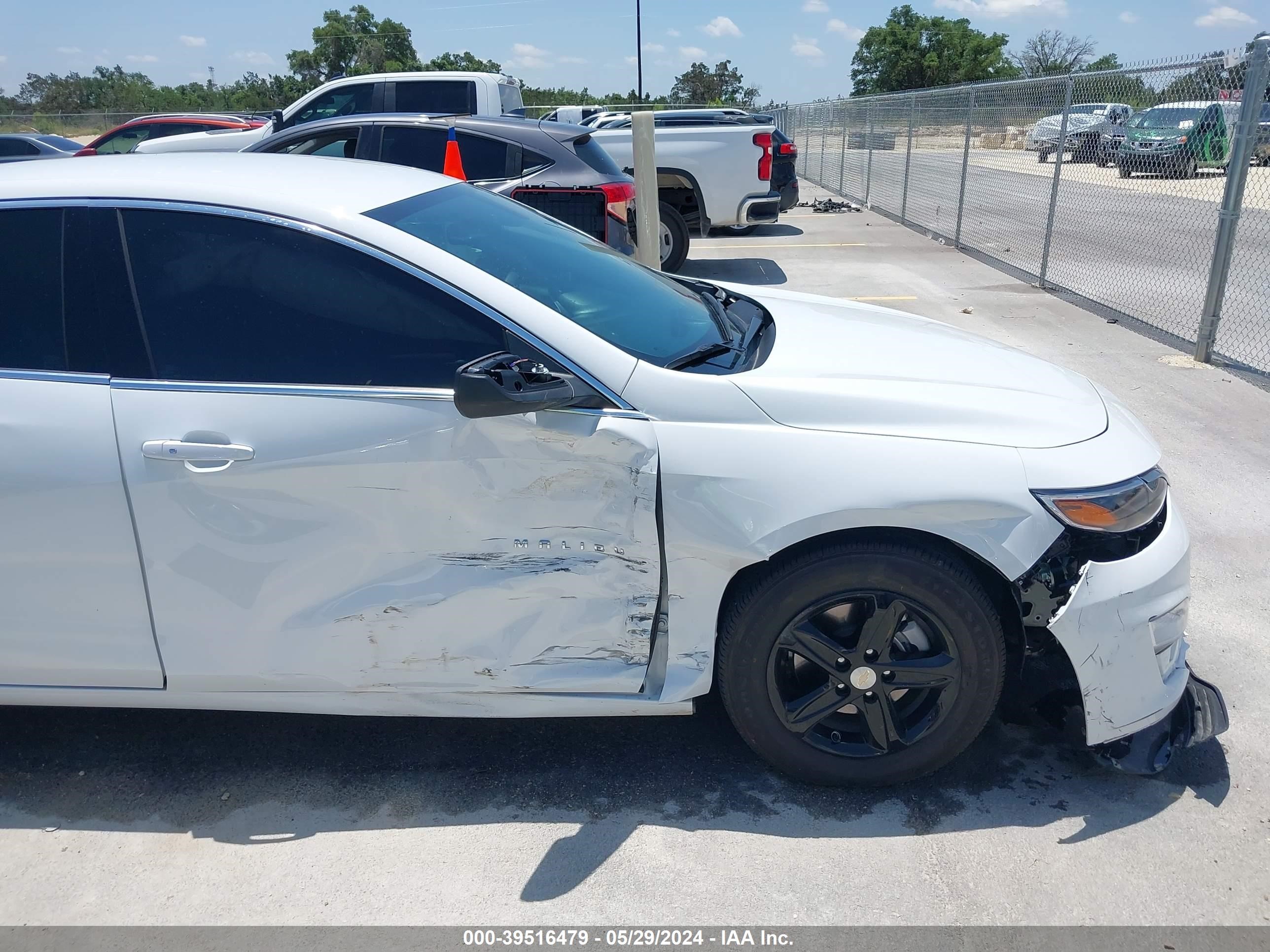 Photo 5 VIN: 1G1ZB5ST9NF185877 - CHEVROLET MALIBU 