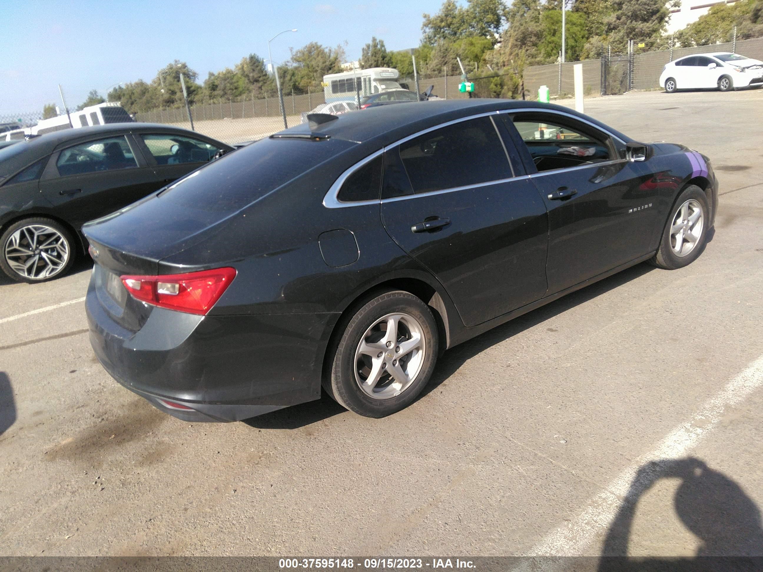 Photo 3 VIN: 1G1ZB5STXHF110397 - CHEVROLET MALIBU 