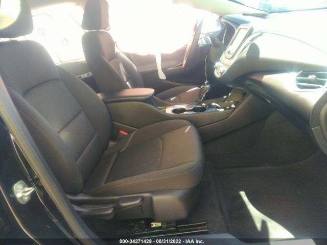 Photo 4 VIN: 1G1ZB5STXJF209100 - CHEVROLET MALIBU 