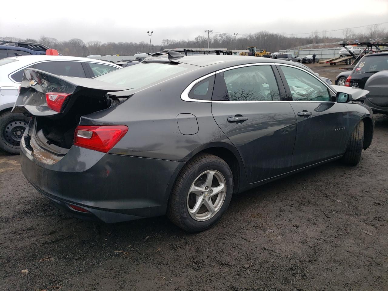 Photo 2 VIN: 1G1ZB5STXJF225233 - CHEVROLET MALIBU 